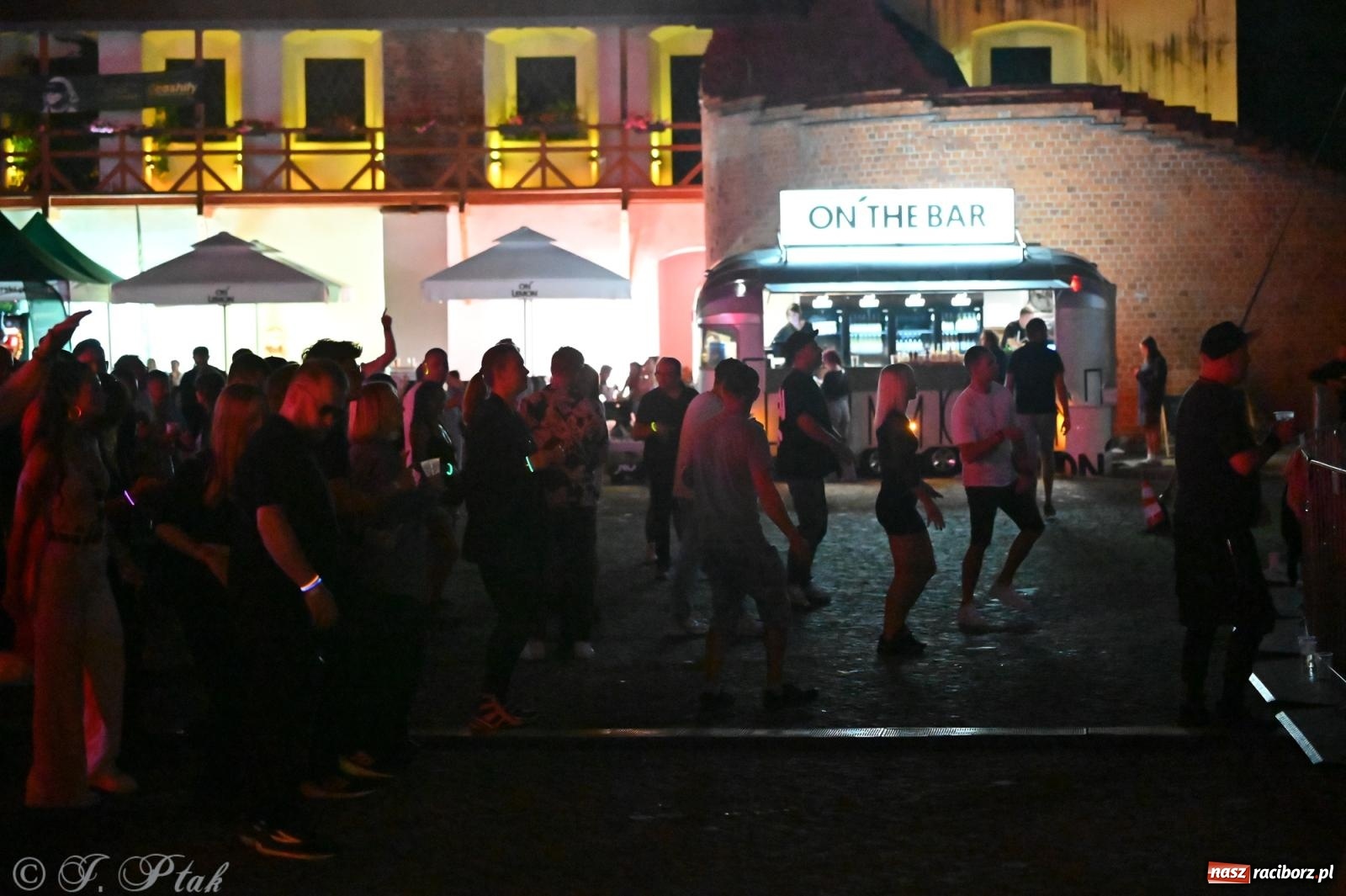 Zdjęcie w galerii na portalu naszraciborz.pl: Full Moon Festival rozświetlił Zamek Piastowski – relacja dzień drugi [FOTO i WIDEO] wiadomości z regionu