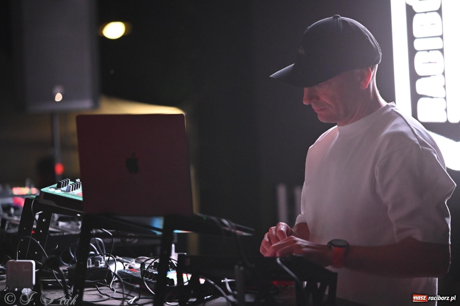 Zdjęcie w galerii na portalu naszraciborz.pl: Full Moon Festival rozświetlił Zamek Piastowski – relacja dzień drugi [FOTO i WIDEO] wiadomości z regionu