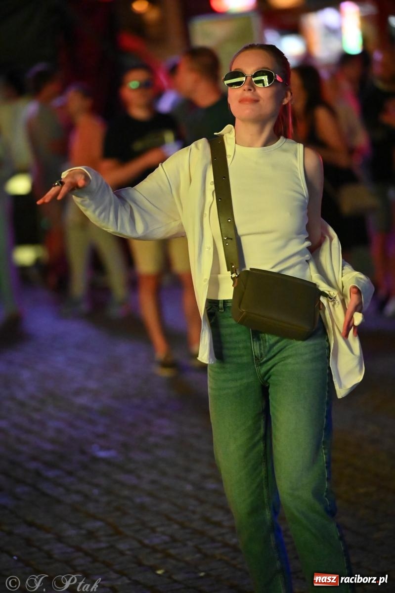 Zdjęcie w galerii na portalu naszraciborz.pl: Full Moon Festival rozświetlił Zamek Piastowski – relacja dzień drugi [FOTO i WIDEO] wiadomości z regionu