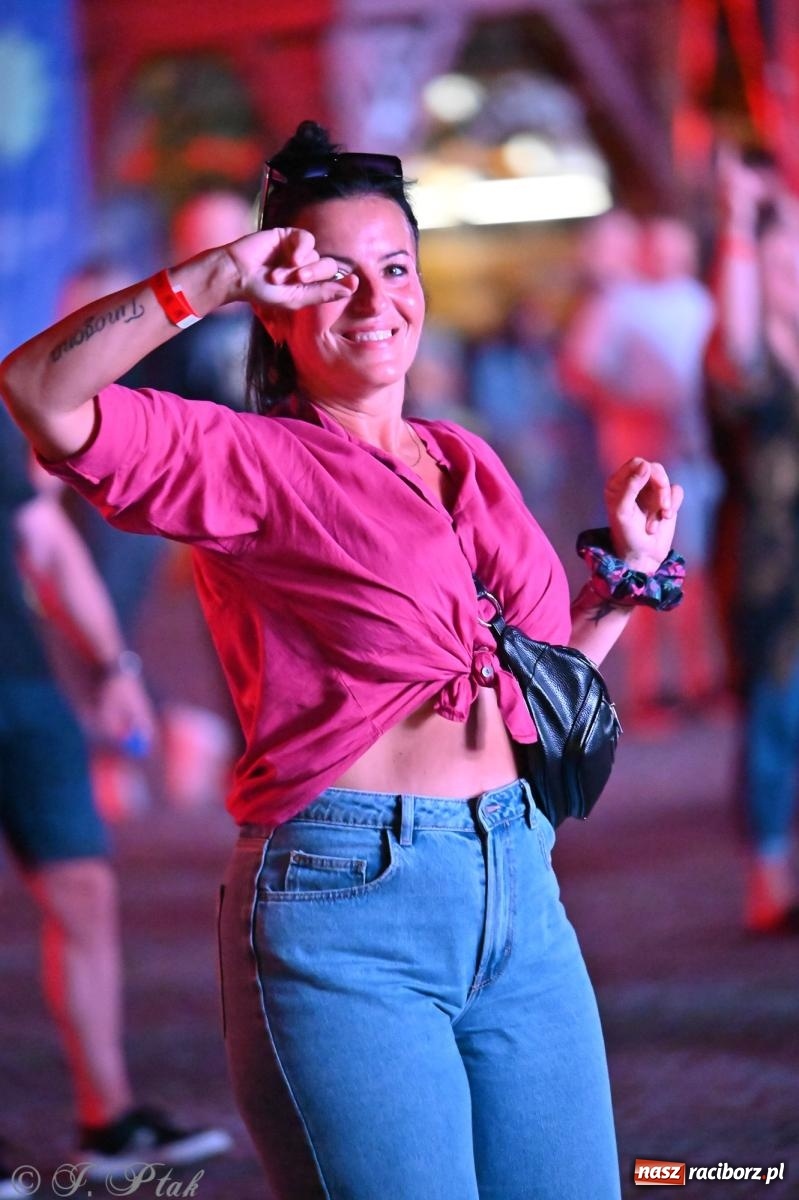 Zdjęcie w galerii na portalu naszraciborz.pl: Full Moon Festival rozświetlił Zamek Piastowski – relacja dzień drugi [FOTO i WIDEO] wiadomości z regionu