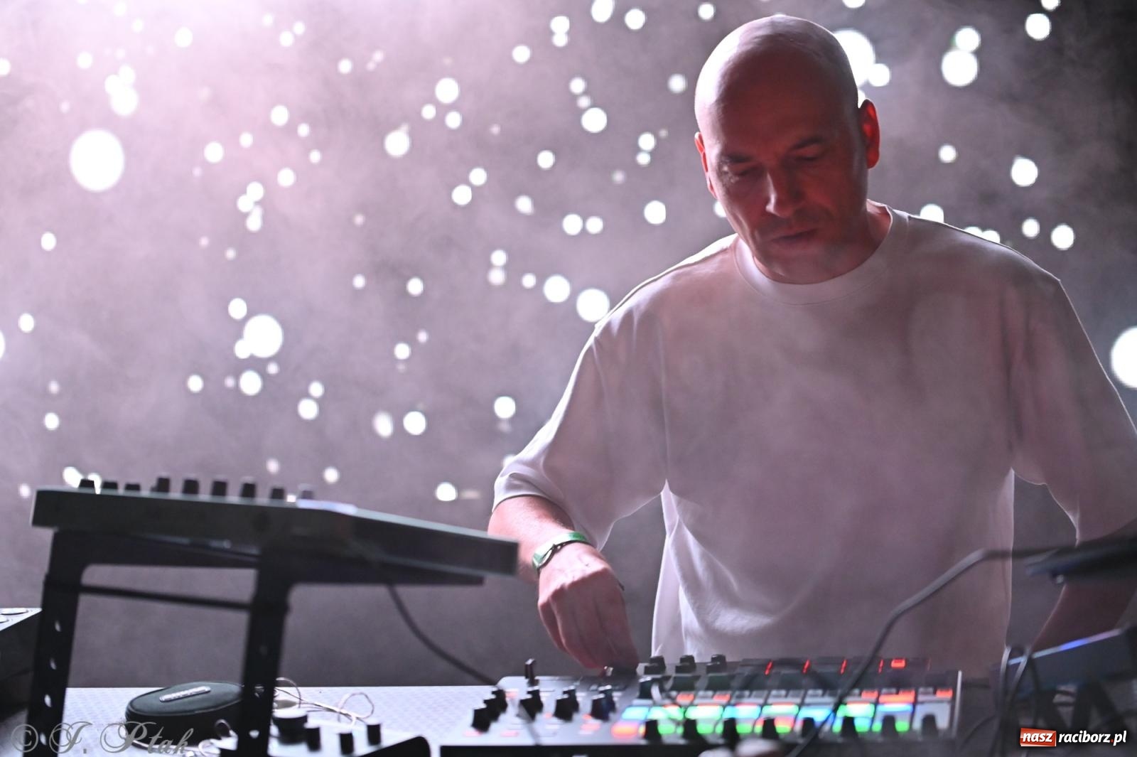 Zdjęcie w galerii na portalu naszraciborz.pl: Full Moon Festival rozświetlił Zamek Piastowski – relacja dzień drugi [FOTO i WIDEO] wiadomości z regionu