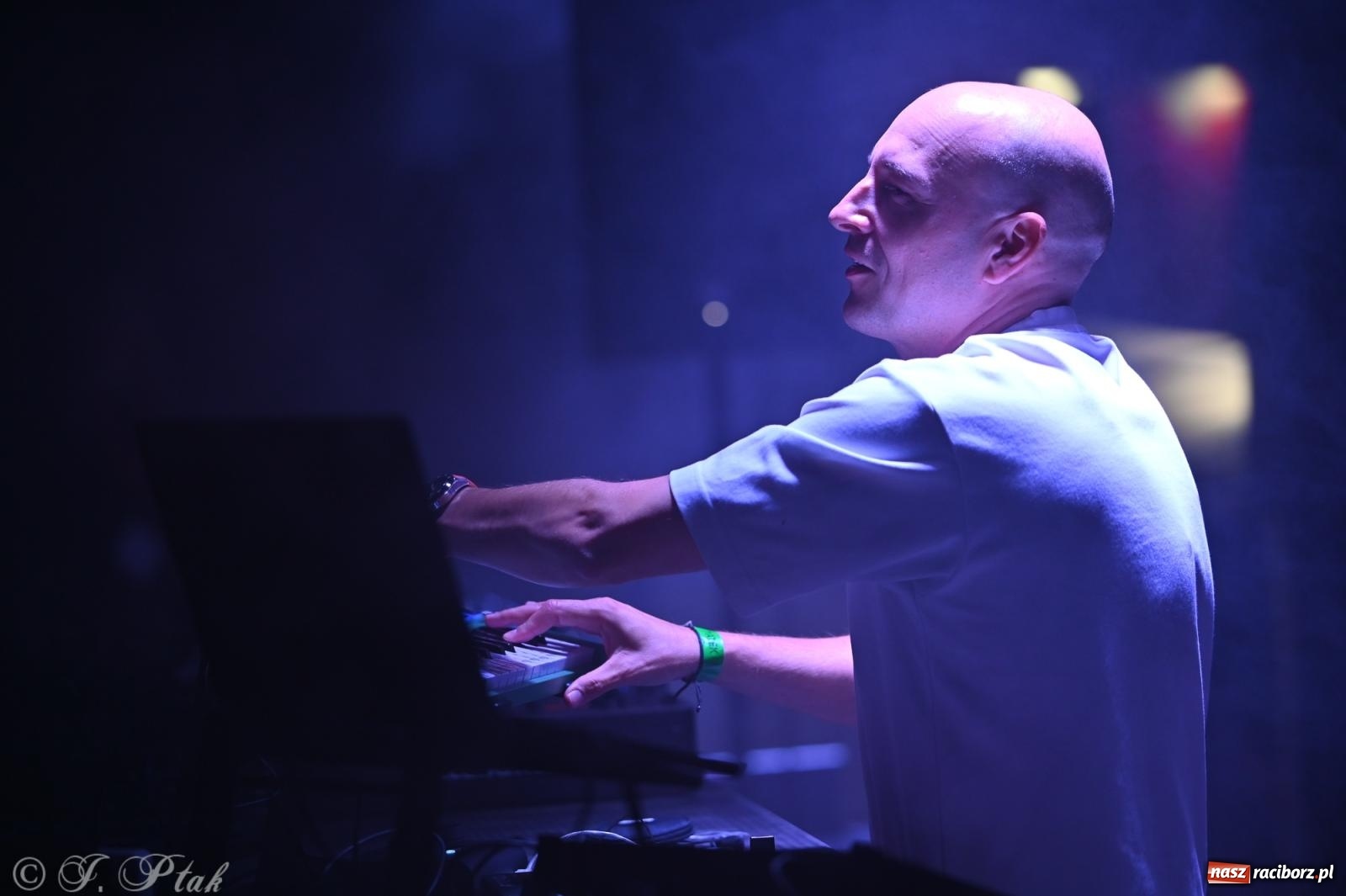 Zdjęcie w galerii na portalu naszraciborz.pl: Full Moon Festival rozświetlił Zamek Piastowski – relacja dzień drugi [FOTO i WIDEO] wiadomości z regionu