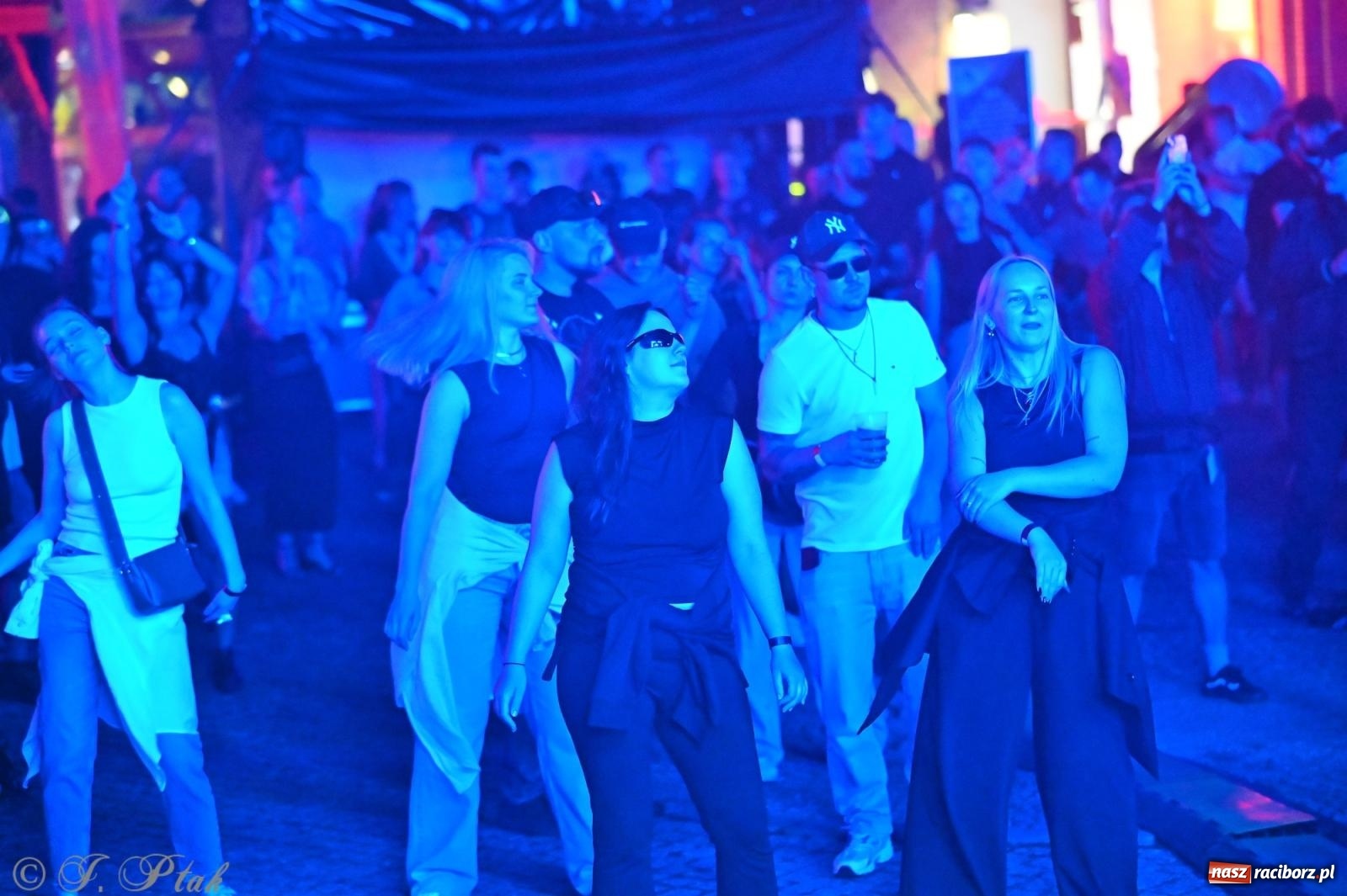 Zdjęcie w galerii na portalu naszraciborz.pl: Full Moon Festival rozświetlił Zamek Piastowski – relacja dzień drugi [FOTO i WIDEO] wiadomości z regionu