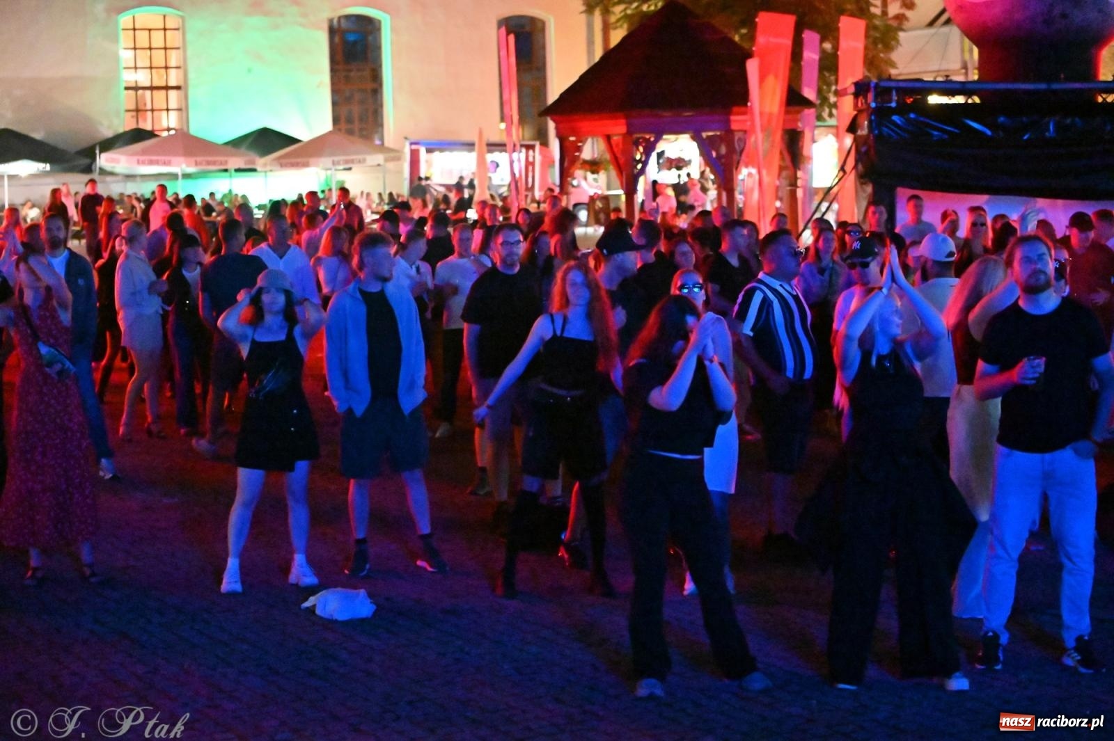 Zdjęcie w galerii na portalu naszraciborz.pl: Full Moon Festival rozświetlił Zamek Piastowski – relacja dzień drugi [FOTO i WIDEO] wiadomości z regionu