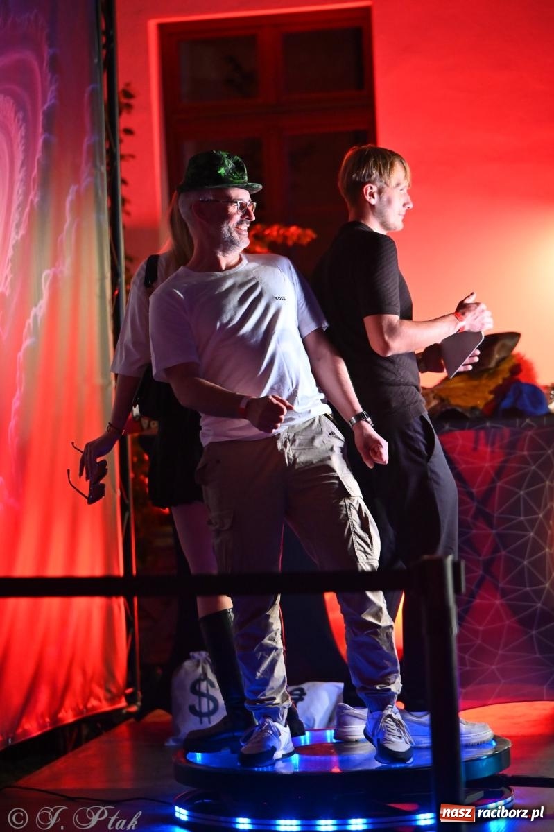 Zdjęcie w galerii na portalu naszraciborz.pl: Full Moon Festival rozświetlił Zamek Piastowski – relacja dzień drugi [FOTO i WIDEO] wiadomości z regionu