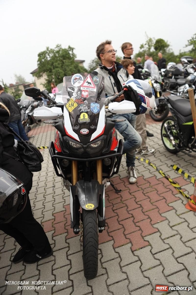 Zdjęcie w galerii na portalu naszraciborz.pl: Motozlot ku czci św. Krzysztofa w Pogrzebieniu – tradycja, pasja i błogosławieństwo na drogę [FOTO i WIDEO] wiadomości z regionu