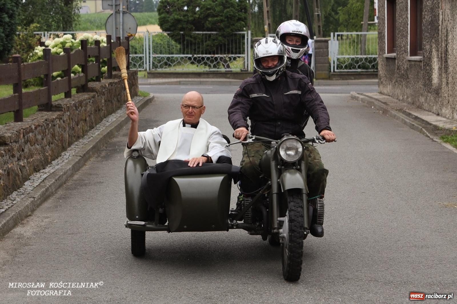 Zdjęcie w galerii na portalu naszraciborz.pl: Motozlot ku czci św. Krzysztofa w Pogrzebieniu – tradycja, pasja i błogosławieństwo na drogę [FOTO i WIDEO] wiadomości z regionu