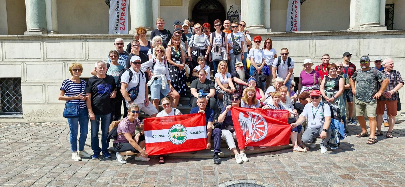 Zdjęcie w galerii na portalu naszraciborz.pl: Poznań, Biskupin i Gniezno w programie letniej wycieczki PTTK Racibórz wiadomości z regionu