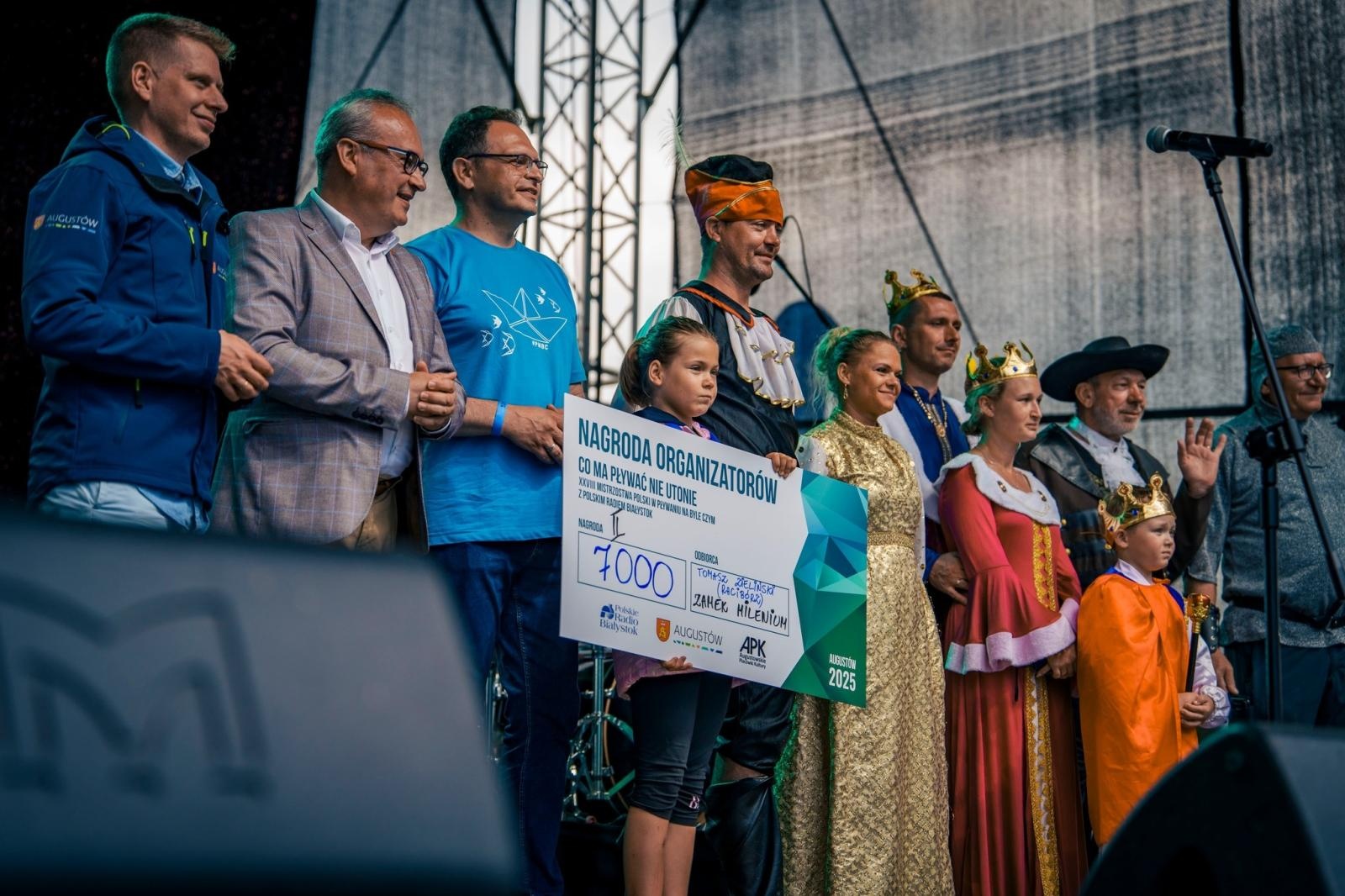 Zdjęcie w galerii na portalu naszraciborz.pl: Raciborzanie najlepsi w kraju! Sukces na Mistrzostwach Polski w Pływaniu na Byle Czym wiadomości z regionu