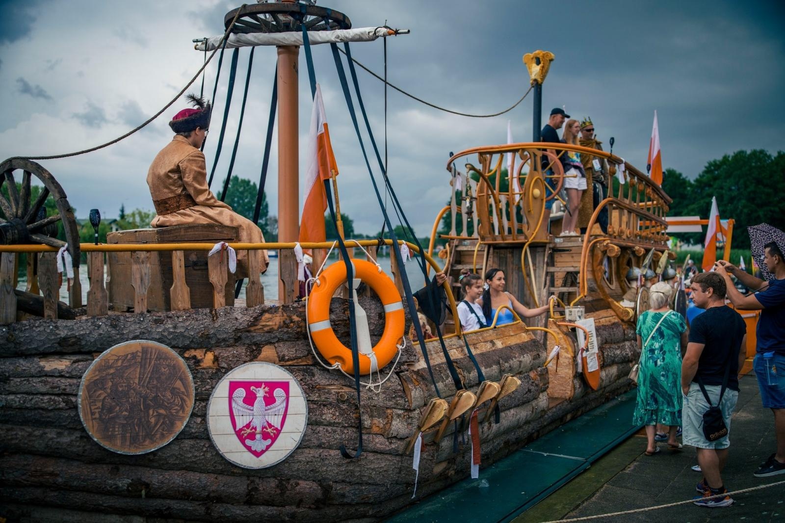 Zdjęcie w galerii na portalu naszraciborz.pl: Raciborzanie najlepsi w kraju! Sukces na Mistrzostwach Polski w Pływaniu na Byle Czym wiadomości z regionu