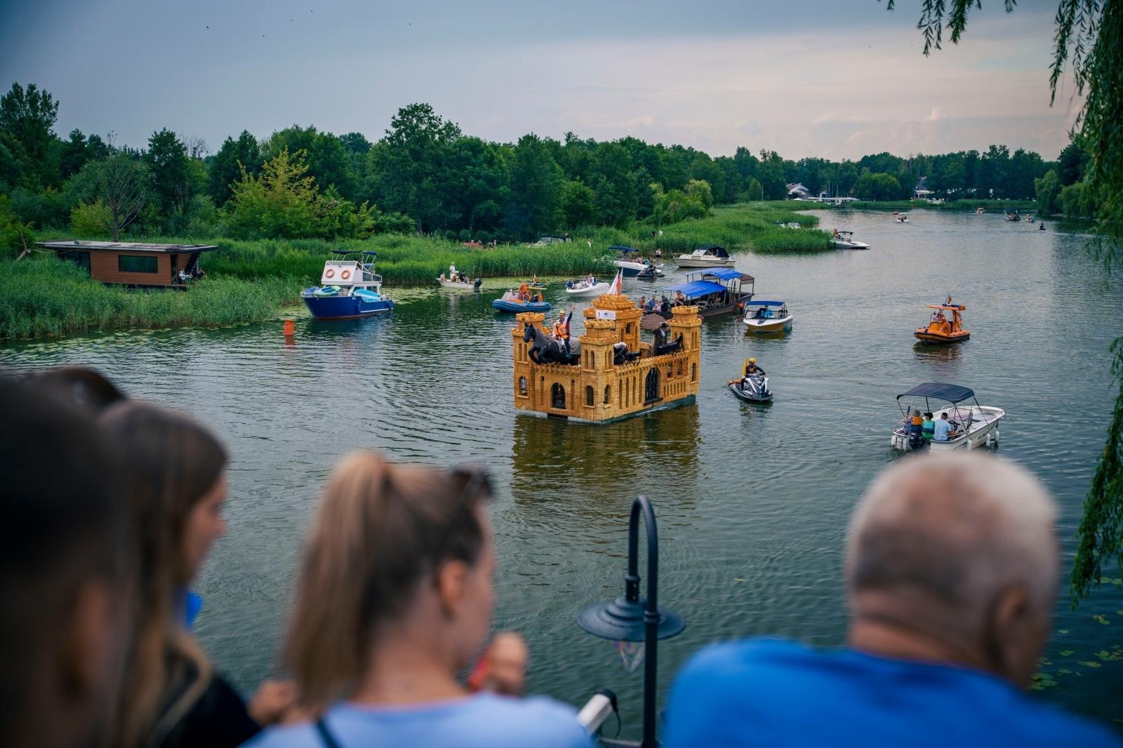 Zdjęcie w galerii na portalu naszraciborz.pl: Raciborzanie najlepsi w kraju! Sukces na Mistrzostwach Polski w Pływaniu na Byle Czym wiadomości z regionu