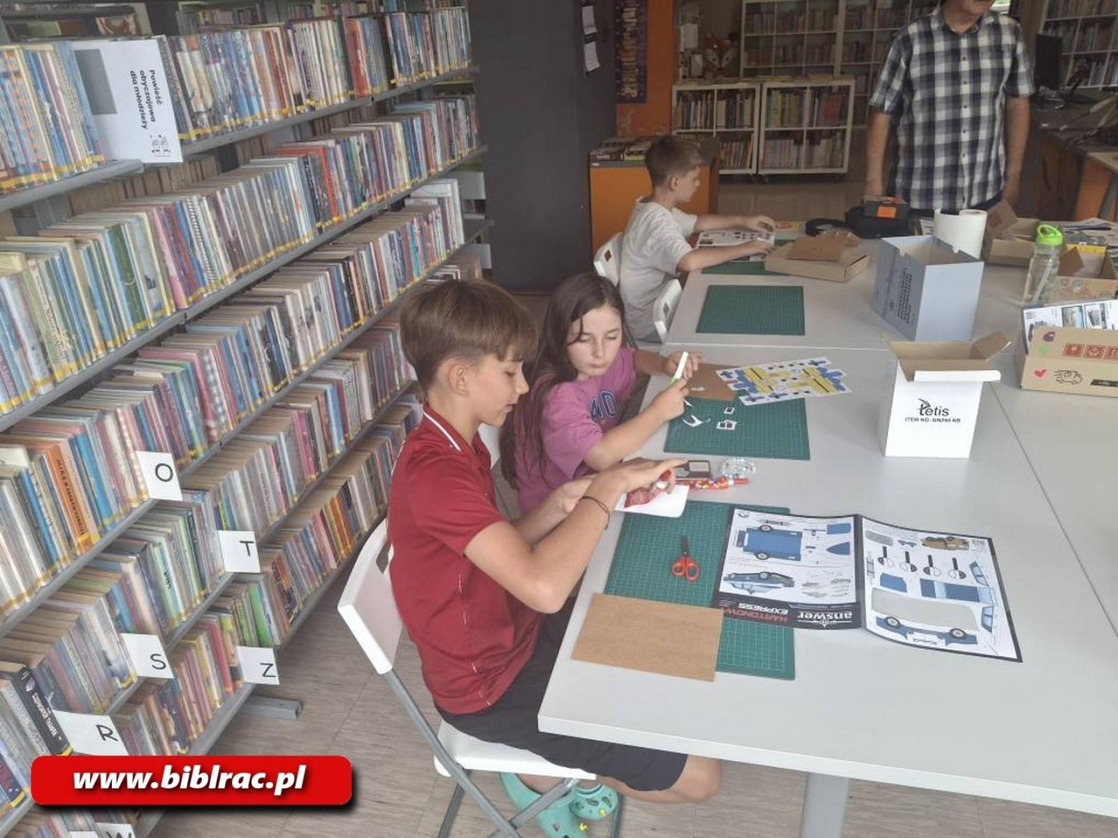 Zdjęcie w galerii na portalu naszraciborz.pl: Z Disneyem dookoła świata – wakacyjne przygody w bibliotecznych filiach wiadomości z regionu