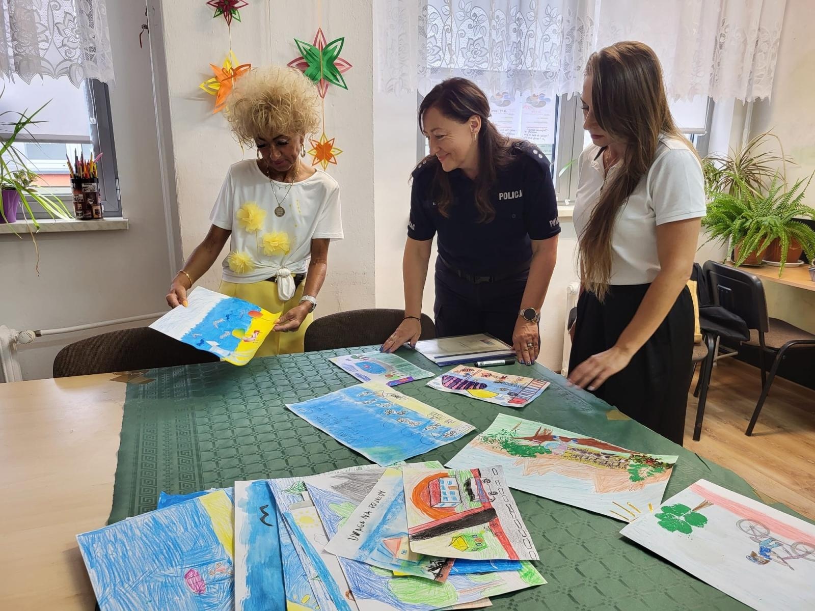 Zdjęcie w galerii na portalu naszraciborz.pl: Bezpieczne wakacje oczami dzieci – PSSE rozstrzygnęła konkurs wiadomości z regionu