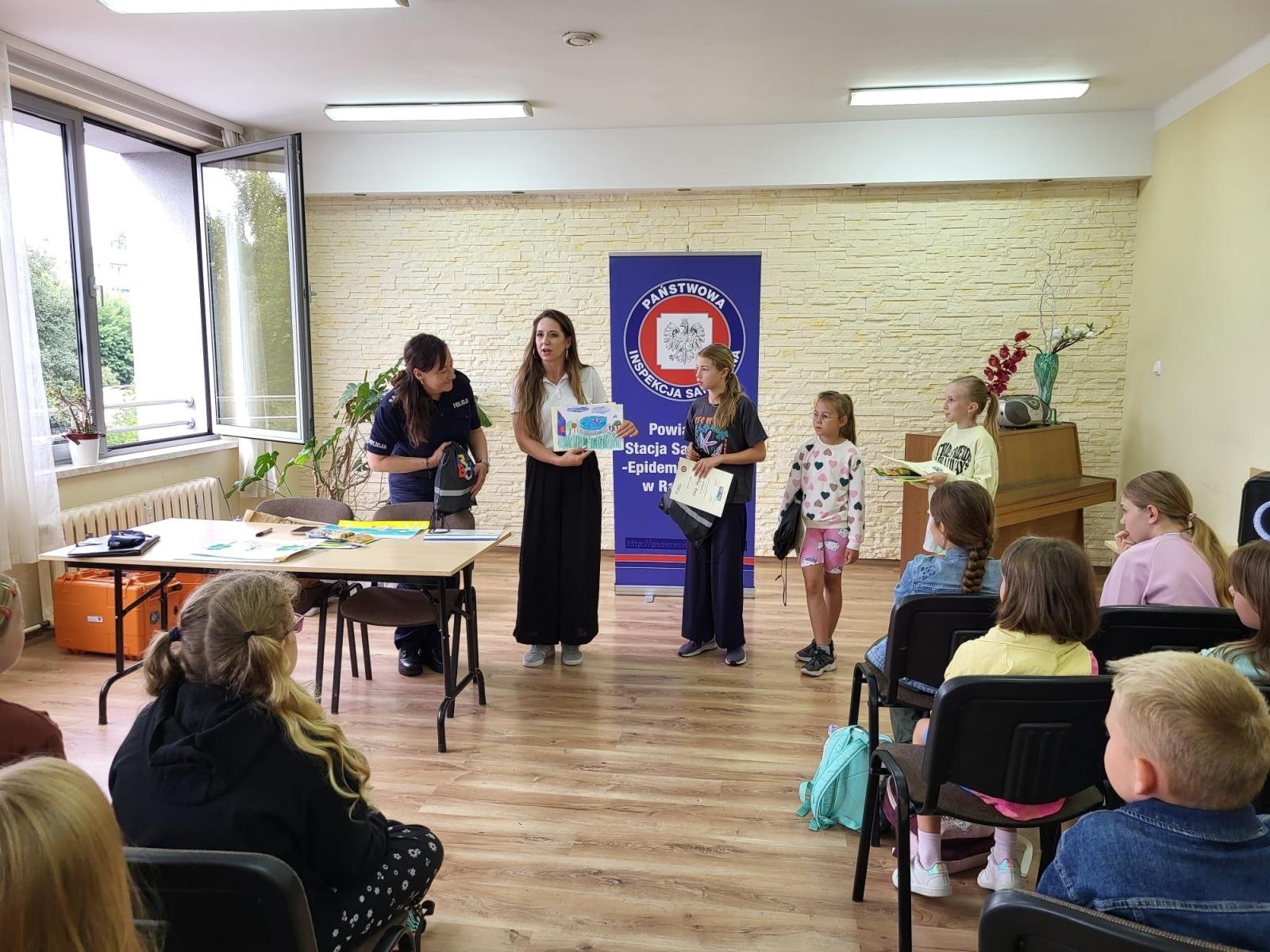 Zdjęcie w galerii na portalu naszraciborz.pl: Bezpieczne wakacje oczami dzieci – PSSE rozstrzygnęła konkurs wiadomości z regionu