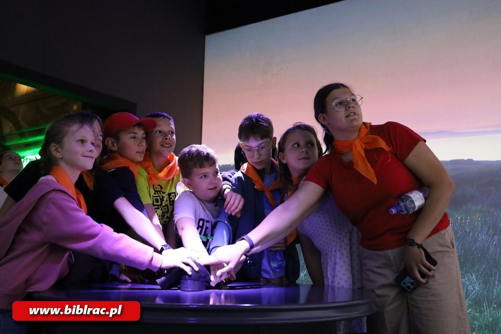 Zdjęcie w galerii na portalu naszraciborz.pl: Magiczna podróż do świata Harry’ego Pottera – relacja z wyjazdu w ramach Lata z Biblioteką wiadomości z regionu