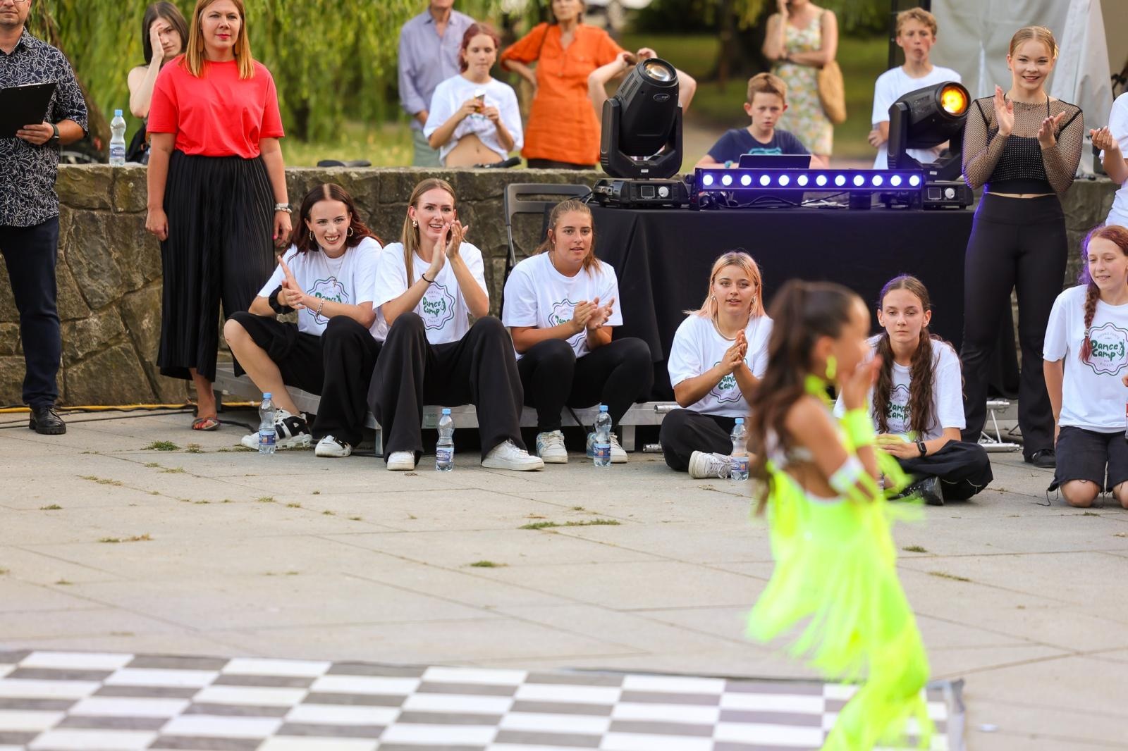Zdjęcie w galerii na portalu naszraciborz.pl: Potańcówka w Parku Roth na BIS! Raciborskie Centrum Kultury podsumowało polsko-czeski projekt INTERREG wiadomości z regionu