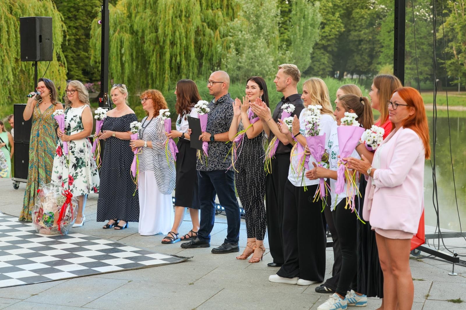 Zdjęcie w galerii na portalu naszraciborz.pl: Potańcówka w Parku Roth na BIS! Raciborskie Centrum Kultury podsumowało polsko-czeski projekt INTERREG wiadomości z regionu