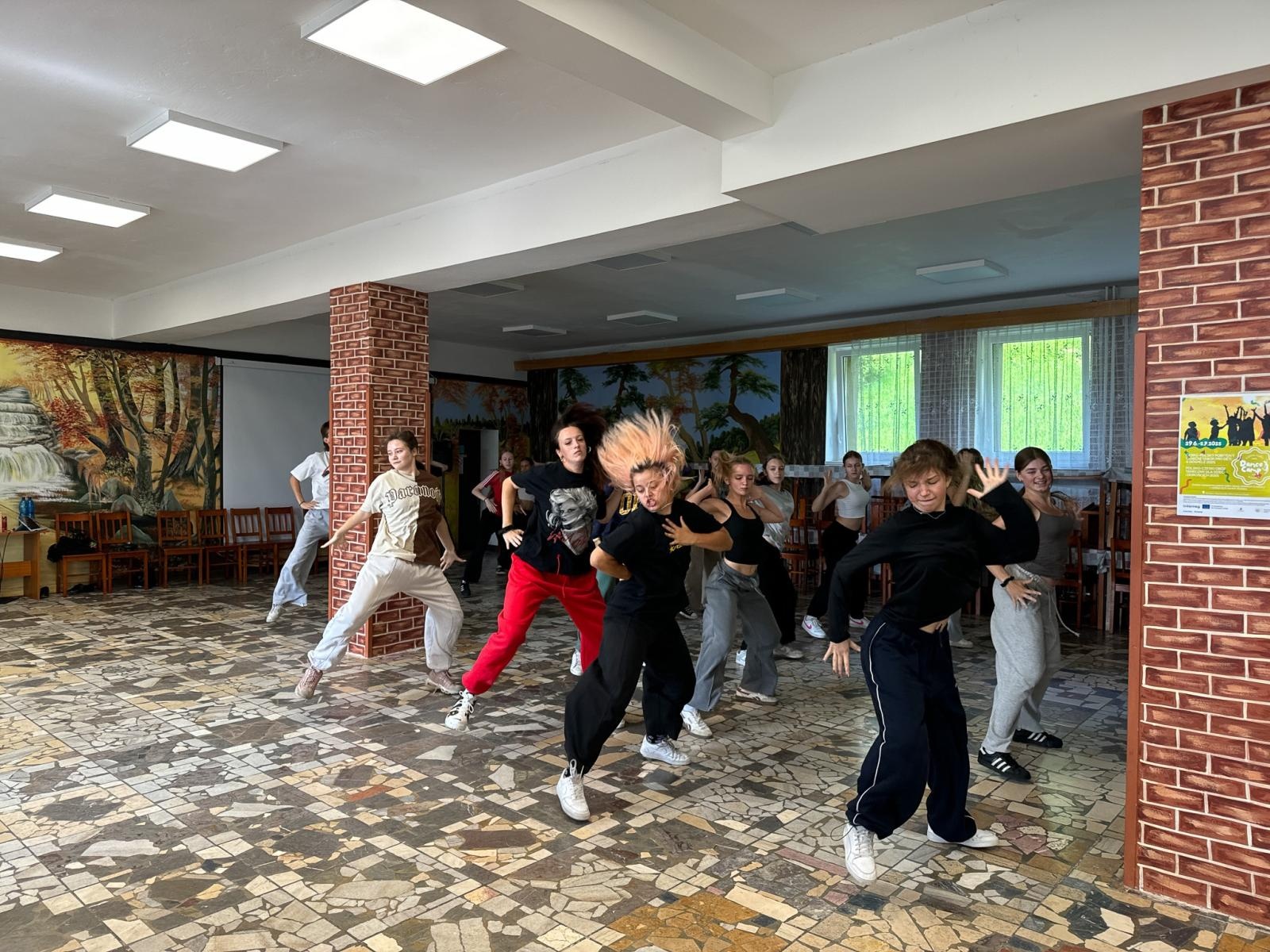 Zdjęcie w galerii na portalu naszraciborz.pl: Potańcówka w Parku Roth na BIS! Raciborskie Centrum Kultury podsumowało polsko-czeski projekt INTERREG wiadomości z regionu