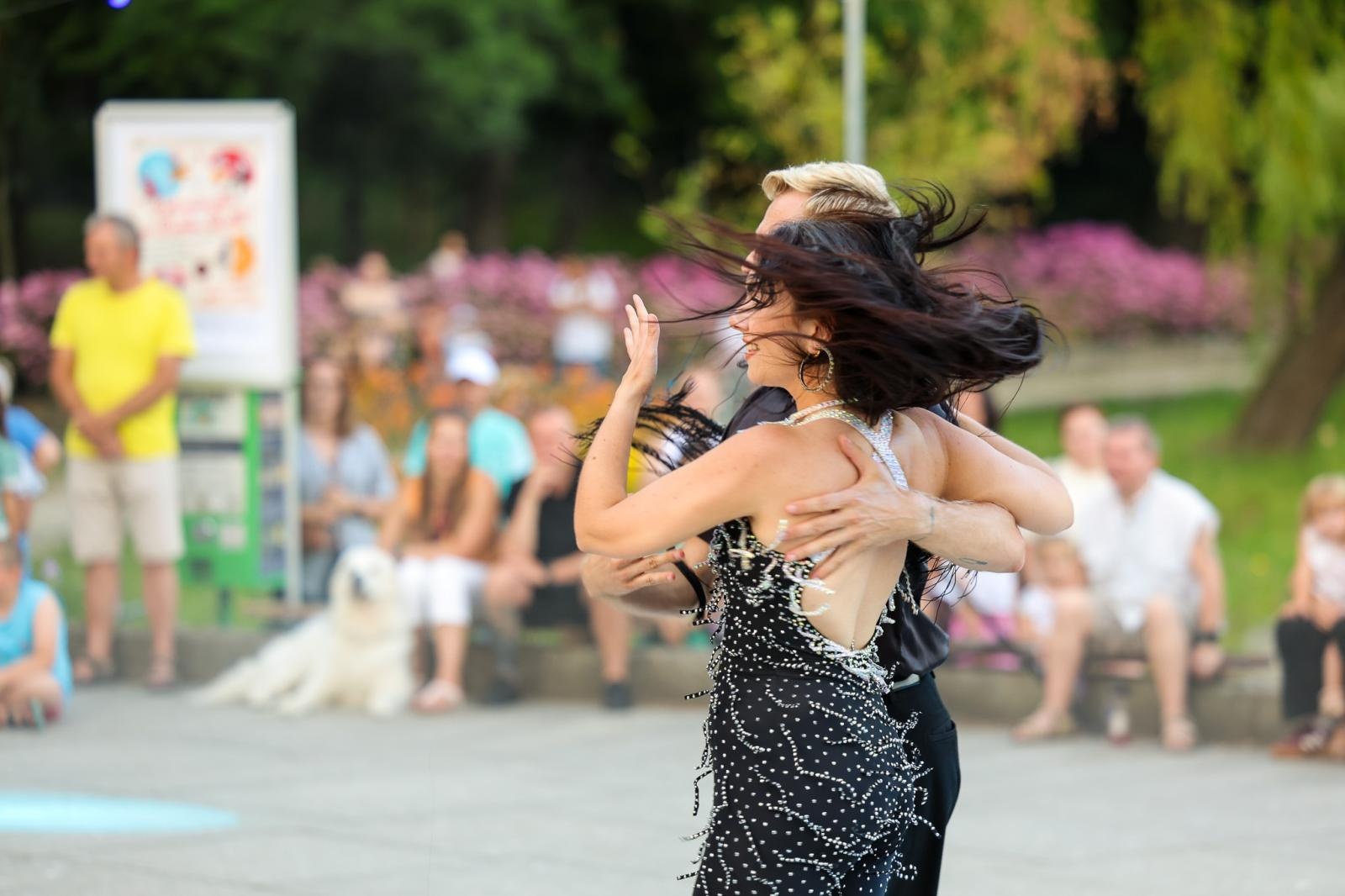 Zdjęcie w galerii na portalu naszraciborz.pl: Potańcówka w Parku Roth na BIS! Raciborskie Centrum Kultury podsumowało polsko-czeski projekt INTERREG wiadomości z regionu