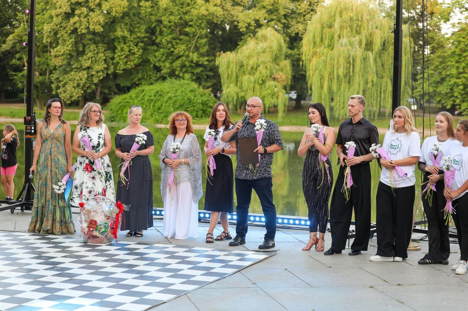 Zdjęcie w galerii na portalu naszraciborz.pl: Potańcówka w Parku Roth na BIS! Raciborskie Centrum Kultury podsumowało polsko-czeski projekt INTERREG wiadomości z regionu