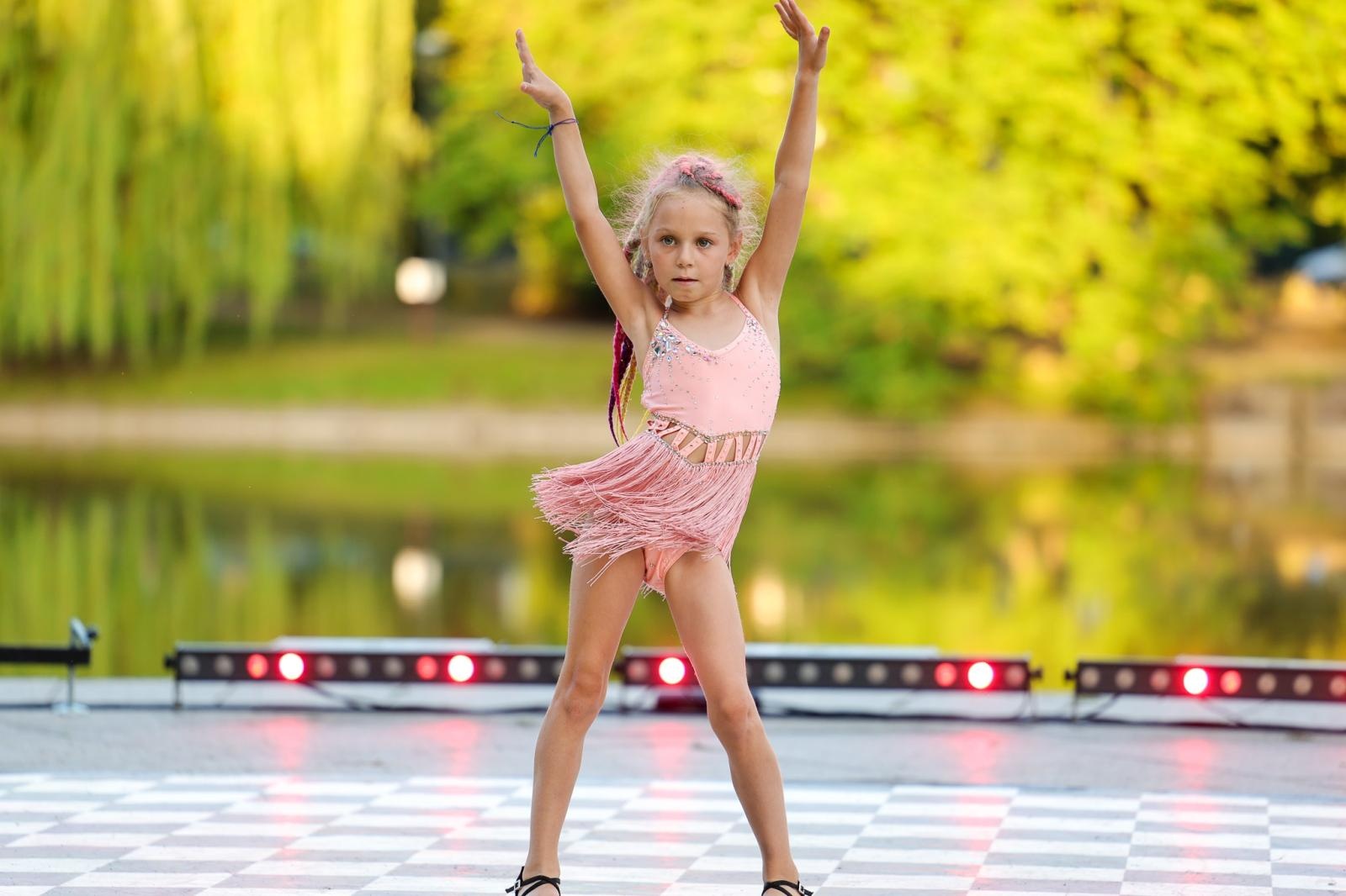 Zdjęcie w galerii na portalu naszraciborz.pl: Potańcówka w Parku Roth na BIS! Raciborskie Centrum Kultury podsumowało polsko-czeski projekt INTERREG wiadomości z regionu