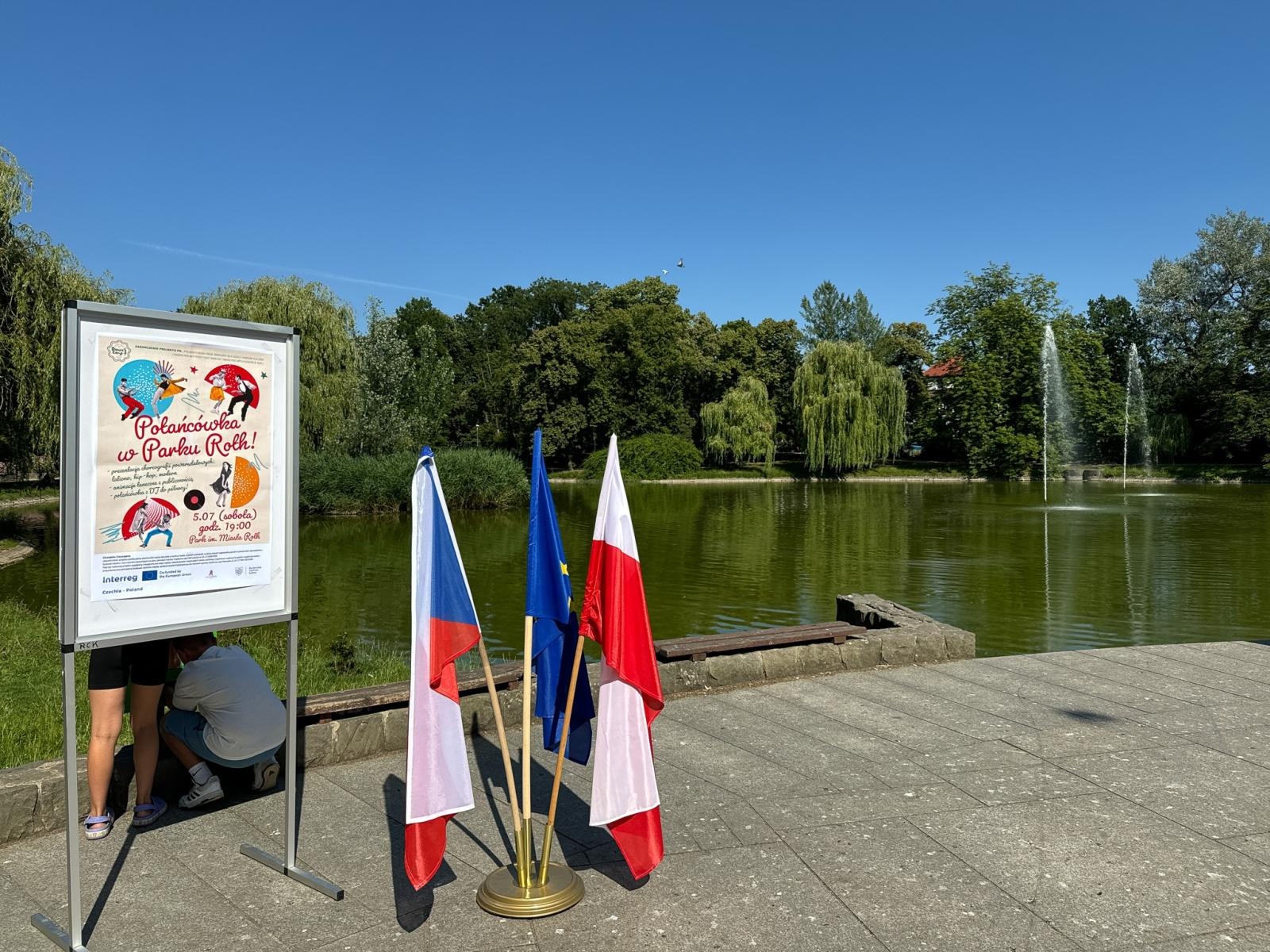 Zdjęcie w galerii na portalu naszraciborz.pl: Potańcówka w Parku Roth na BIS! Raciborskie Centrum Kultury podsumowało polsko-czeski projekt INTERREG wiadomości z regionu