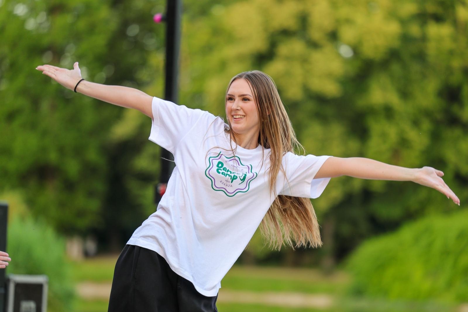 Zdjęcie w galerii na portalu naszraciborz.pl: Potańcówka w Parku Roth na BIS! Raciborskie Centrum Kultury podsumowało polsko-czeski projekt INTERREG wiadomości z regionu