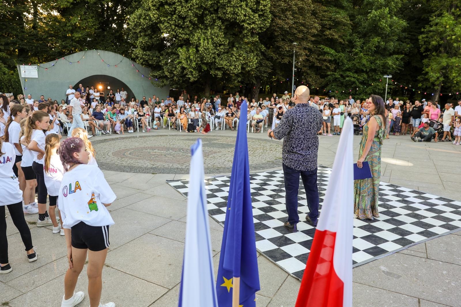 Zdjęcie w galerii na portalu naszraciborz.pl: Potańcówka w Parku Roth na BIS! Raciborskie Centrum Kultury podsumowało polsko-czeski projekt INTERREG wiadomości z regionu