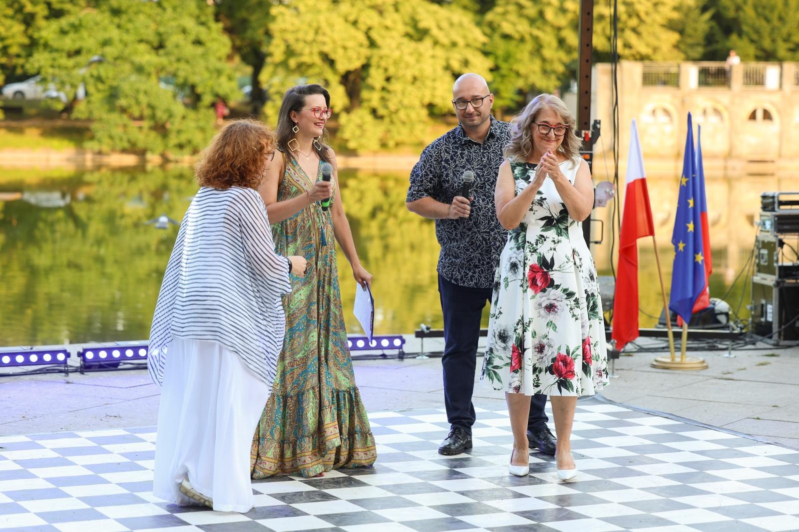 Zdjęcie w galerii na portalu naszraciborz.pl: Potańcówka w Parku Roth na BIS! Raciborskie Centrum Kultury podsumowało polsko-czeski projekt INTERREG wiadomości z regionu