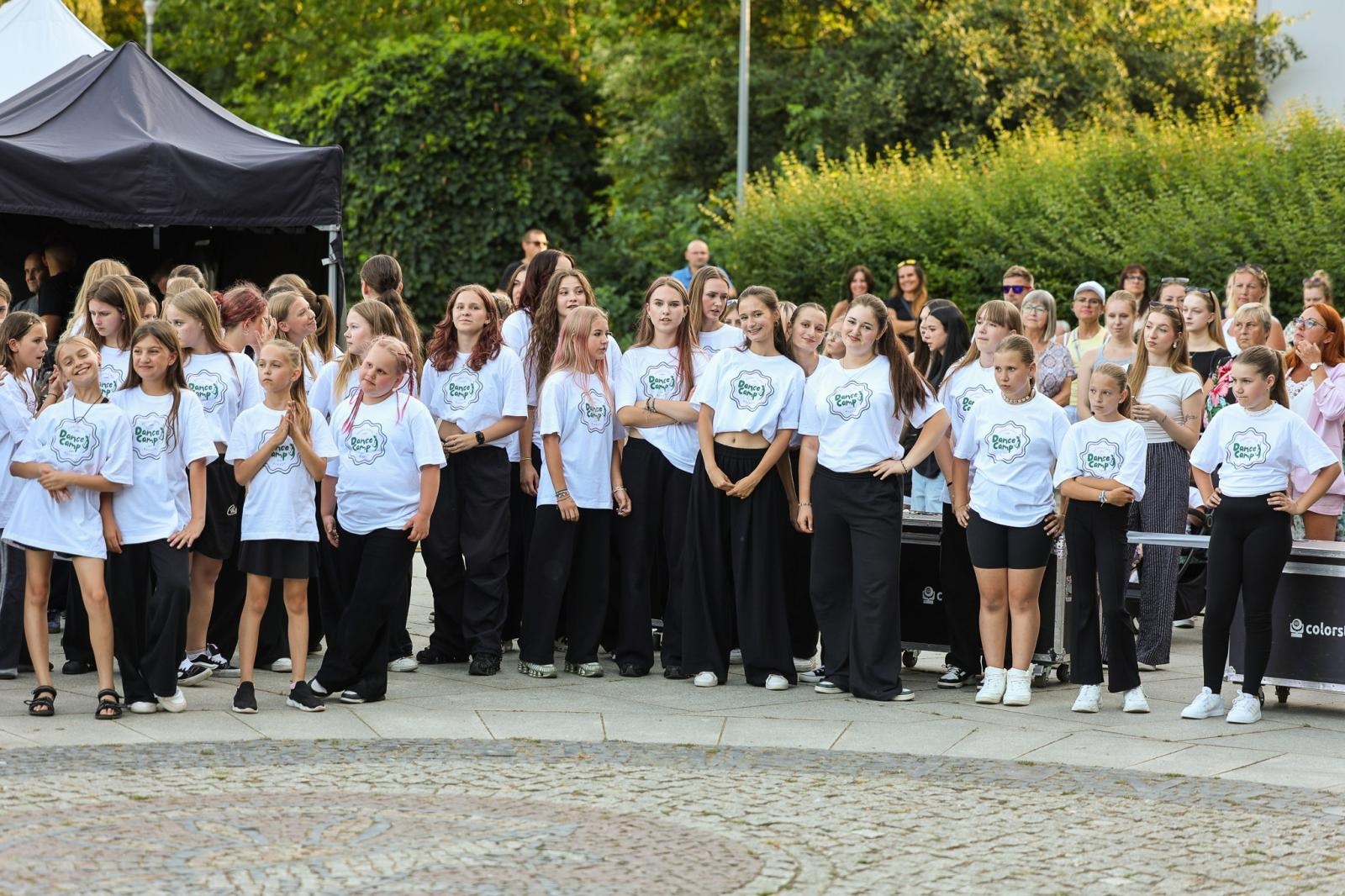 Zdjęcie w galerii na portalu naszraciborz.pl: Potańcówka w Parku Roth na BIS! Raciborskie Centrum Kultury podsumowało polsko-czeski projekt INTERREG wiadomości z regionu