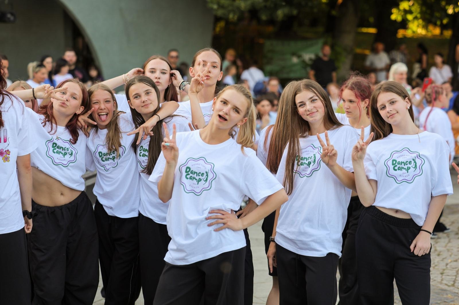 Zdjęcie w galerii na portalu naszraciborz.pl: Potańcówka w Parku Roth na BIS! Raciborskie Centrum Kultury podsumowało polsko-czeski projekt INTERREG wiadomości z regionu