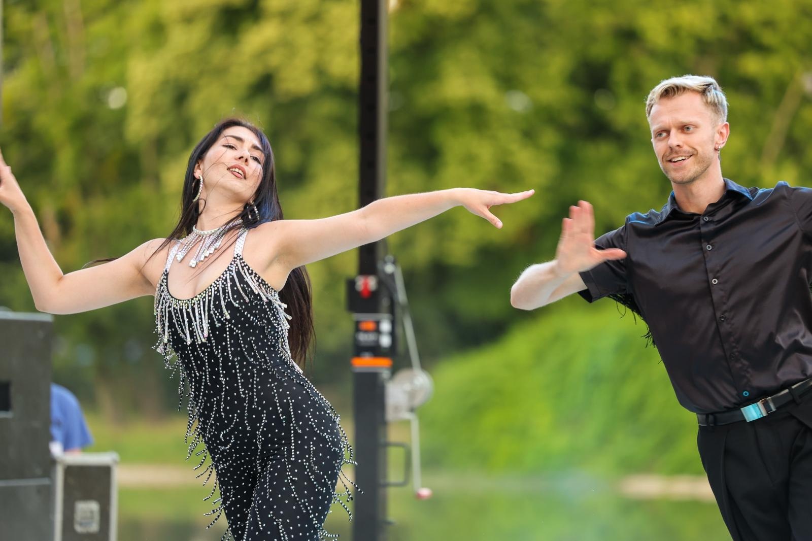 Zdjęcie w galerii na portalu naszraciborz.pl: Potańcówka w Parku Roth na BIS! Raciborskie Centrum Kultury podsumowało polsko-czeski projekt INTERREG wiadomości z regionu