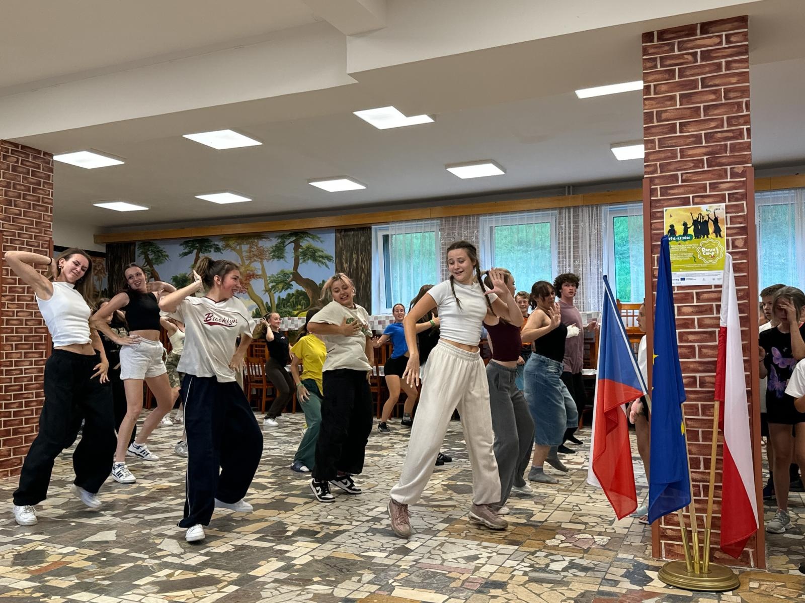 Zdjęcie w galerii na portalu naszraciborz.pl: Potańcówka w Parku Roth na BIS! Raciborskie Centrum Kultury podsumowało polsko-czeski projekt INTERREG wiadomości z regionu