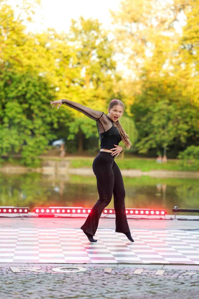 Zdjęcie w galerii na portalu naszraciborz.pl: Potańcówka w Parku Roth na BIS! Raciborskie Centrum Kultury podsumowało polsko-czeski projekt INTERREG wiadomości z regionu