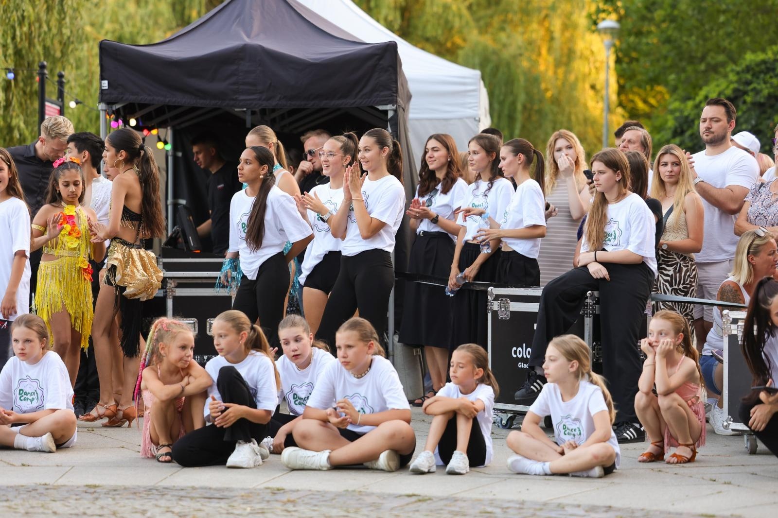 Zdjęcie w galerii na portalu naszraciborz.pl: Potańcówka w Parku Roth na BIS! Raciborskie Centrum Kultury podsumowało polsko-czeski projekt INTERREG wiadomości z regionu