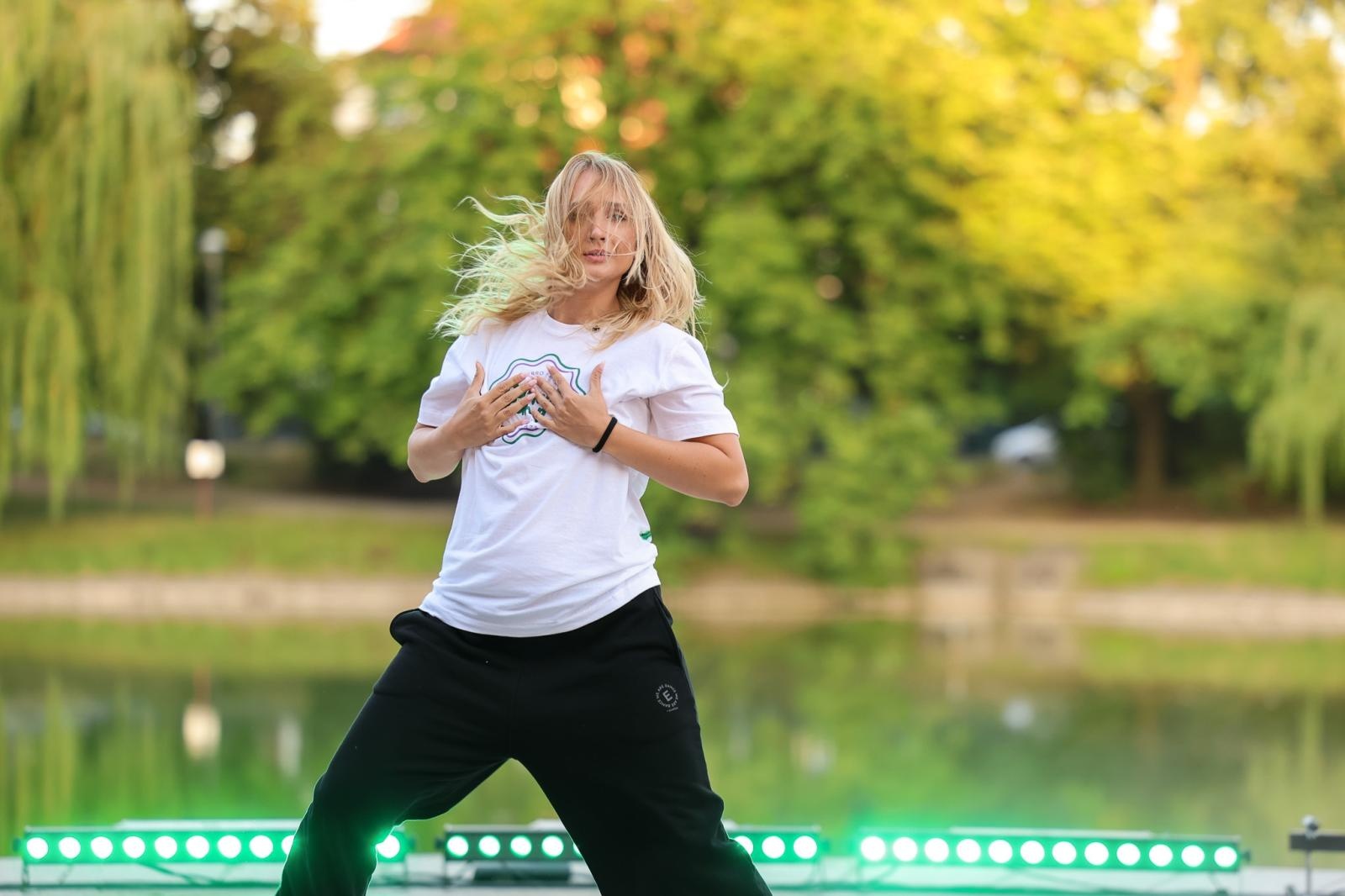 Zdjęcie w galerii na portalu naszraciborz.pl: Potańcówka w Parku Roth na BIS! Raciborskie Centrum Kultury podsumowało polsko-czeski projekt INTERREG wiadomości z regionu