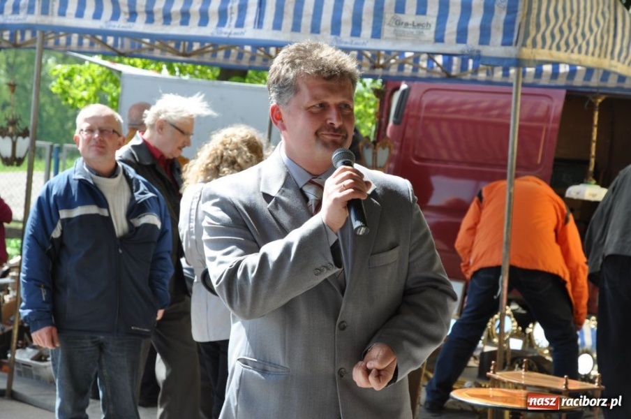 Zdjęcie w galerii na portalu naszraciborz.pl: Tłumy na jarmarku w Chałupkach wiadomości z regionu