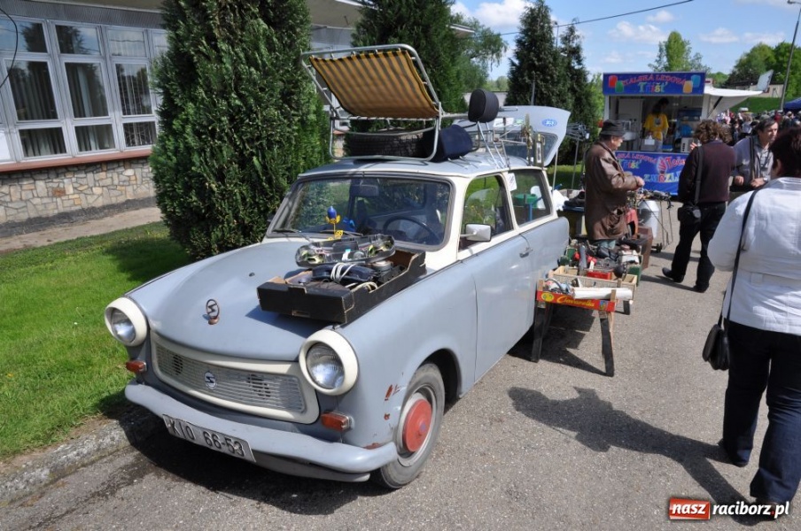 Zdjęcie w galerii na portalu naszraciborz.pl: Tłumy na jarmarku w Chałupkach wiadomości z regionu