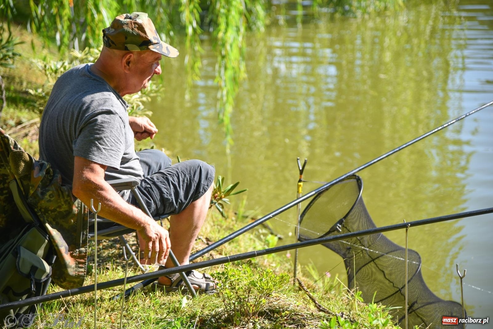 Zdjęcie w galerii na portalu naszraciborz.pl: Aż trudno uwierzyć, gdzie w Raciborzu złowiono tego szczupaka! wiadomości z regionu