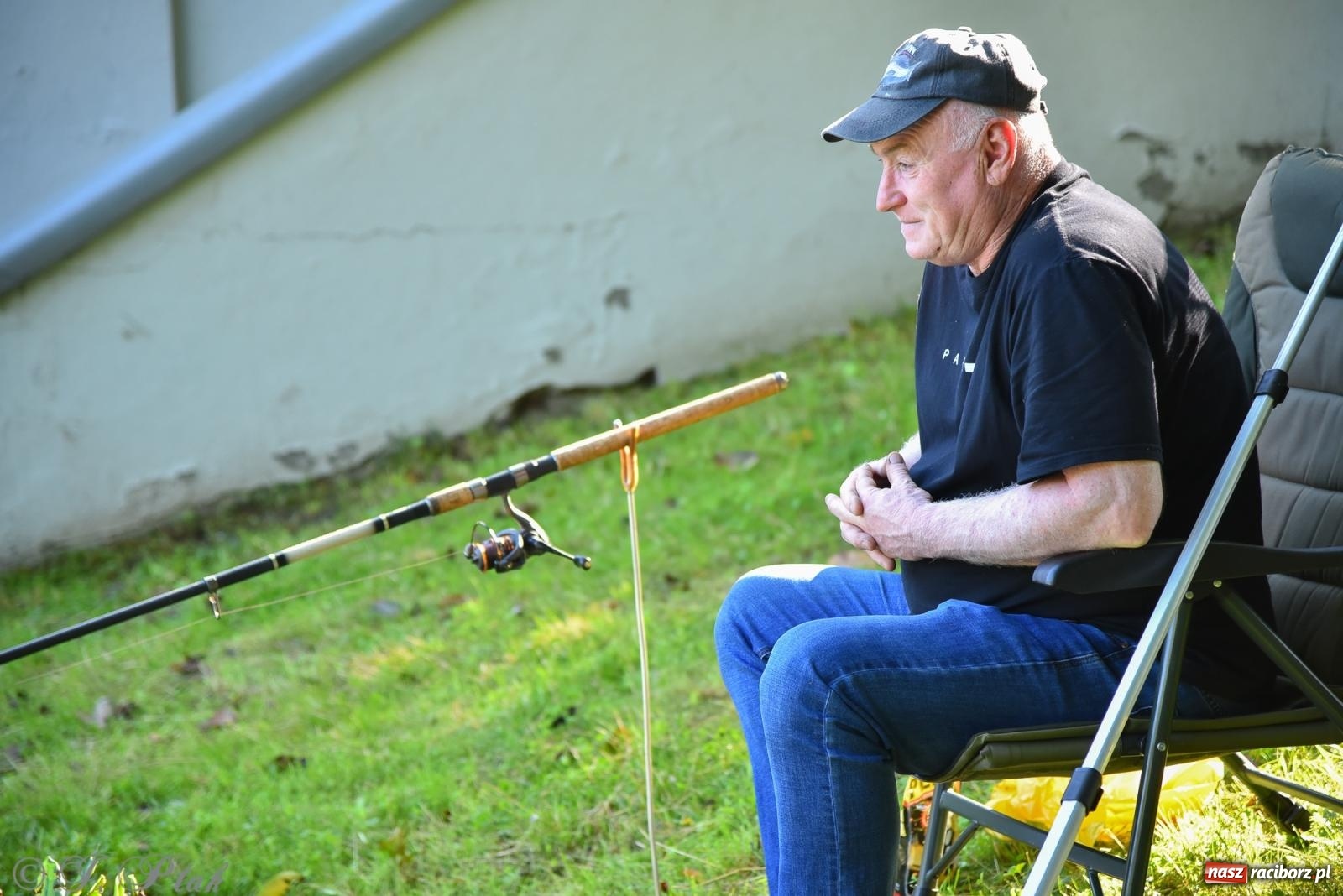 Zdjęcie w galerii na portalu naszraciborz.pl: Aż trudno uwierzyć, gdzie w Raciborzu złowiono tego szczupaka! wiadomości z regionu