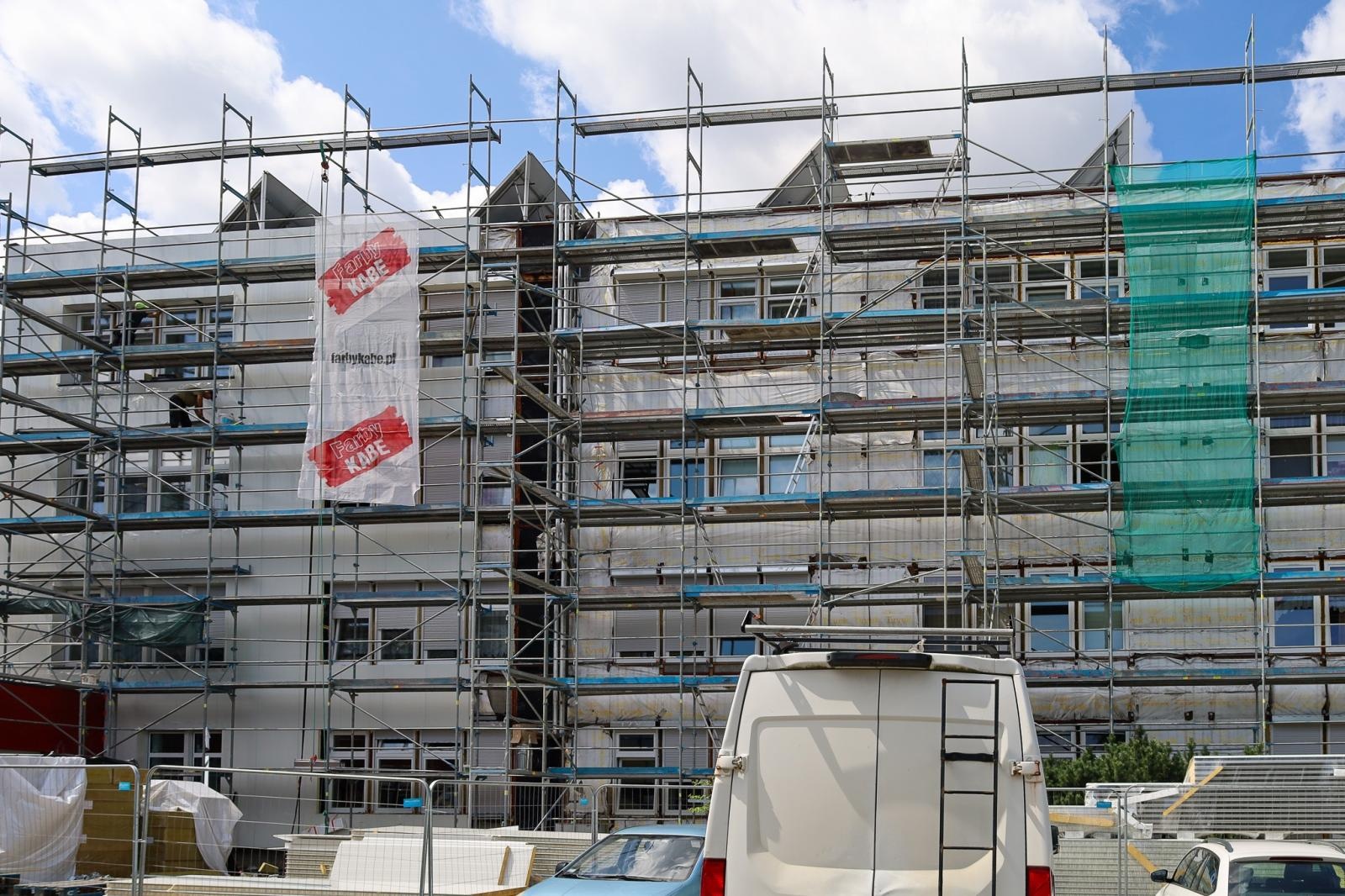 Zdjęcie w galerii na portalu naszraciborz.pl: Złota Jesień z nowym blaskiem. Trwa długo wyczekiwana modernizacja raciborskiego DPS-u wiadomości z regionu