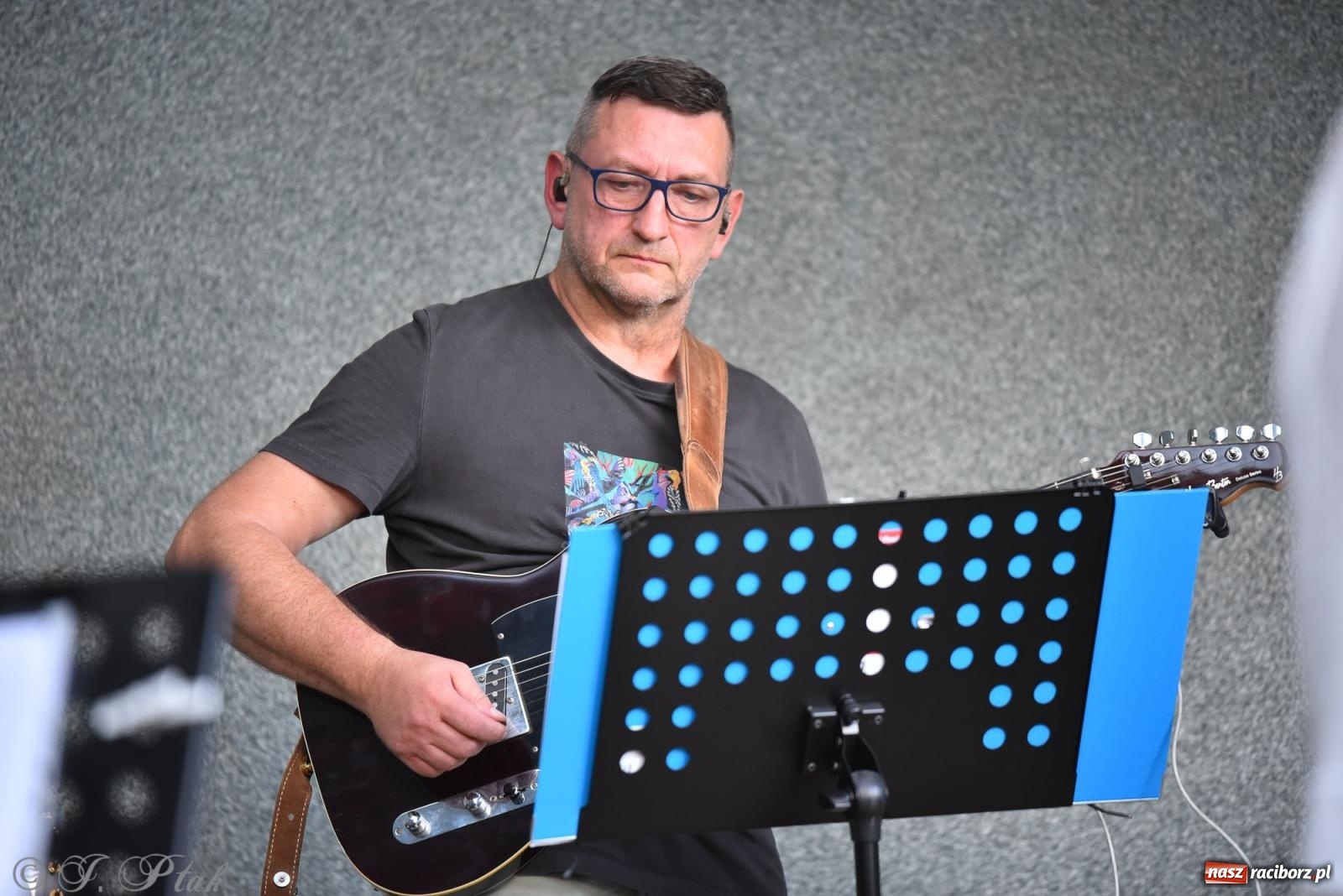 Zdjęcie w galerii na portalu naszraciborz.pl: Muzyka, wiara i ruch w sercu miasta – chrześcijański koncert i warsztaty w parku Roth wiadomości z regionu