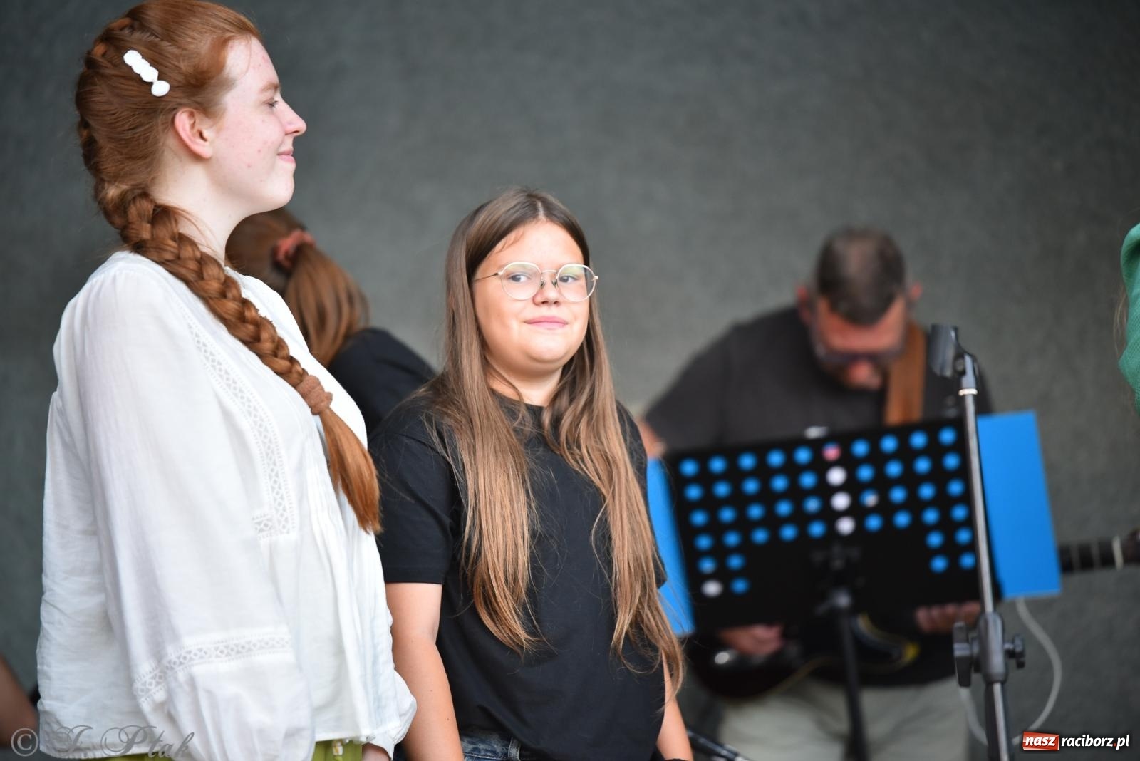 Zdjęcie w galerii na portalu naszraciborz.pl: Muzyka, wiara i ruch w sercu miasta – chrześcijański koncert i warsztaty w parku Roth wiadomości z regionu