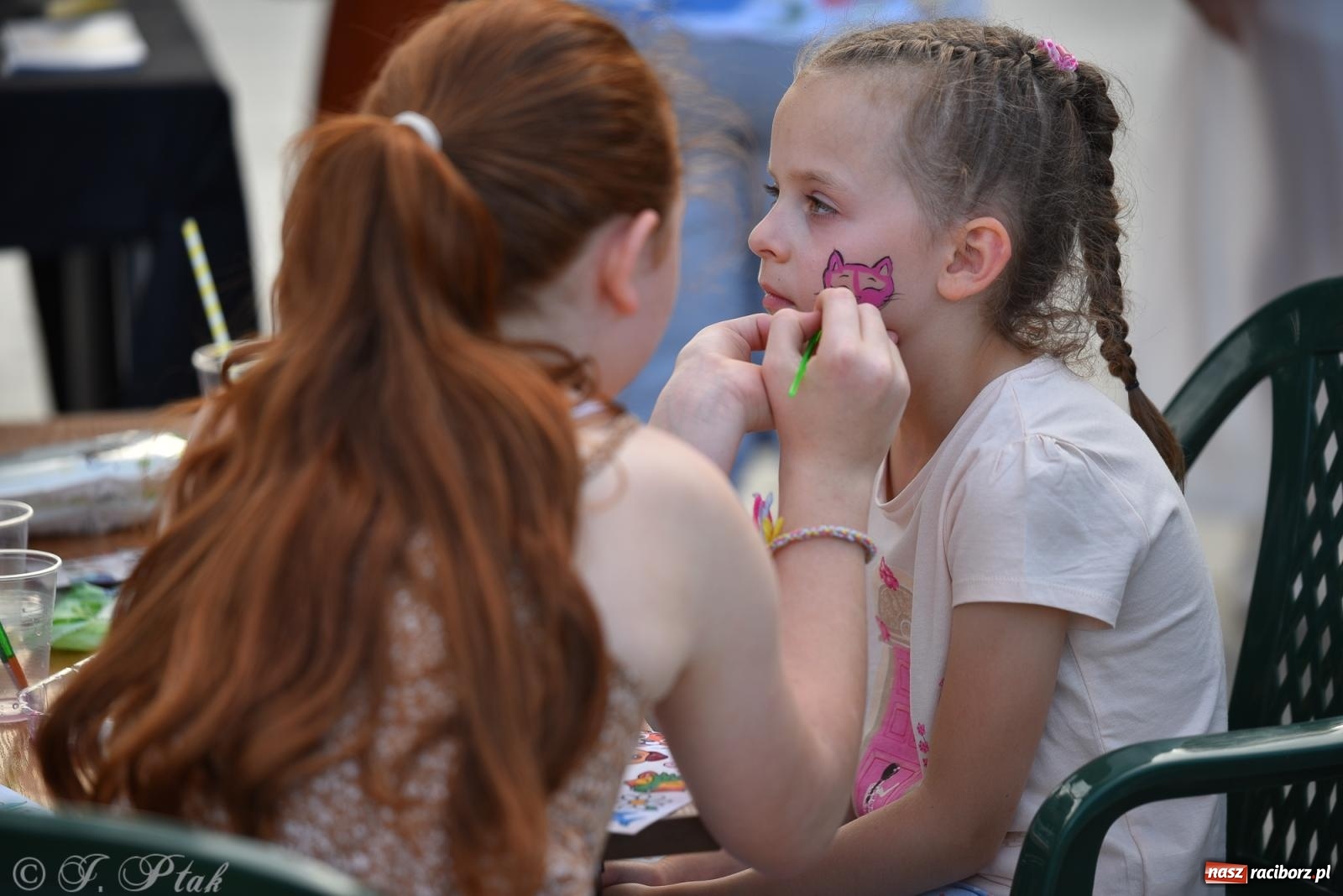 Zdjęcie w galerii na portalu naszraciborz.pl: Muzyka, wiara i ruch w sercu miasta – chrześcijański koncert i warsztaty w parku Roth wiadomości z regionu
