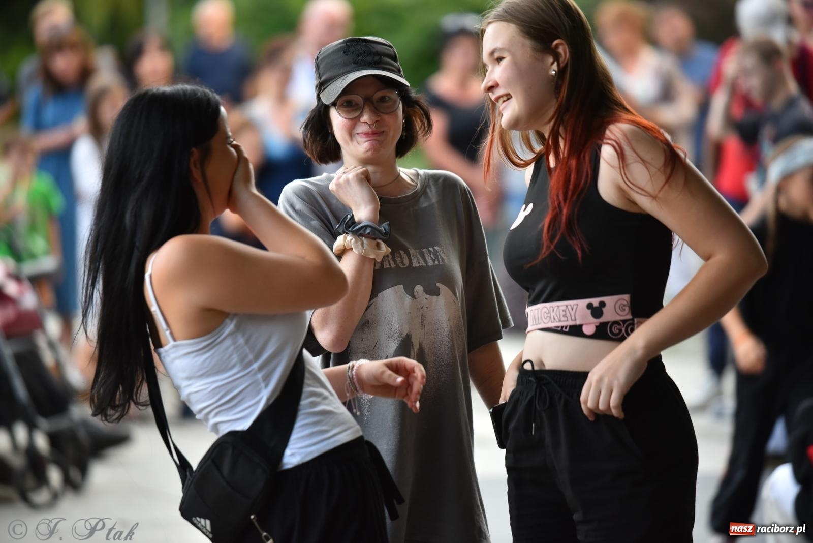 Zdjęcie w galerii na portalu naszraciborz.pl: Muzyka, wiara i ruch w sercu miasta – chrześcijański koncert i warsztaty w parku Roth wiadomości z regionu