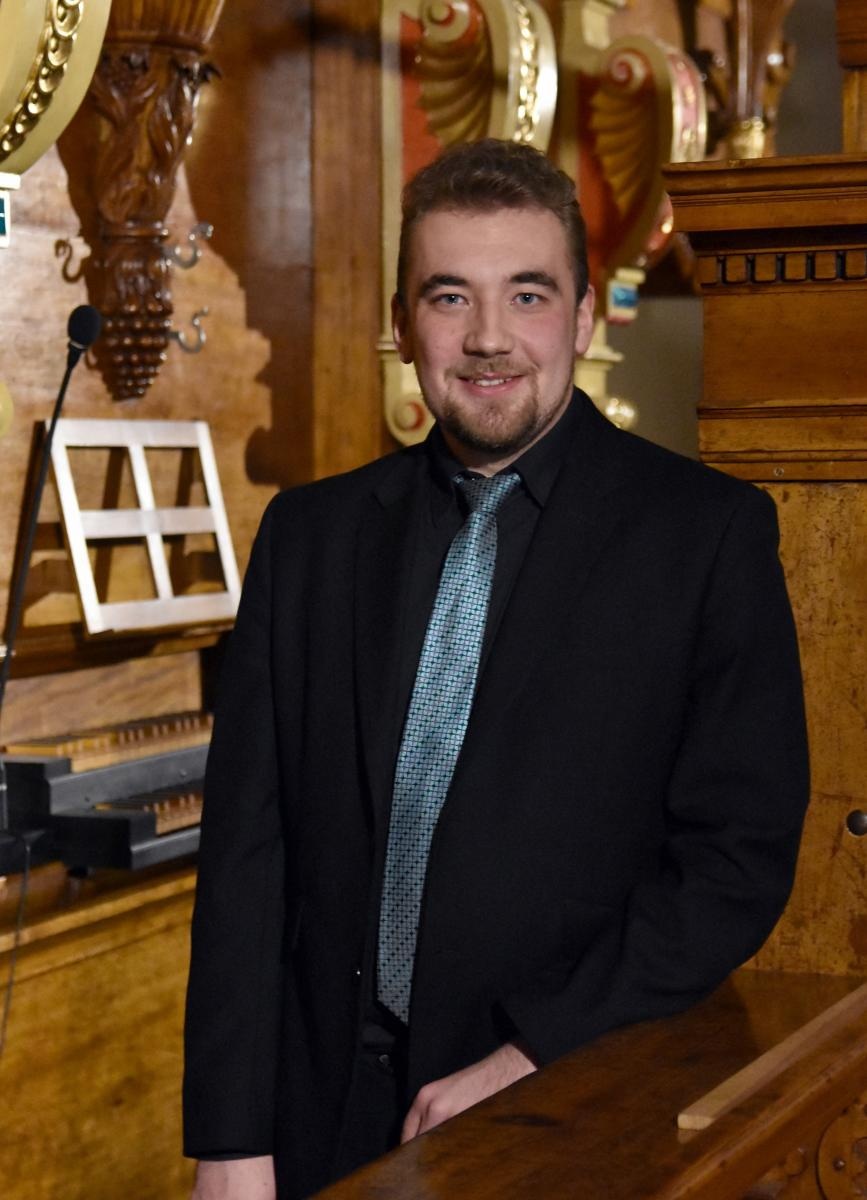 Zdjęcie w galerii na portalu naszraciborz.pl: Muzyczne mistrzostwo w murach opactwa – koncert Daniela Strządały już 17 sierpnia wiadomości z regionu