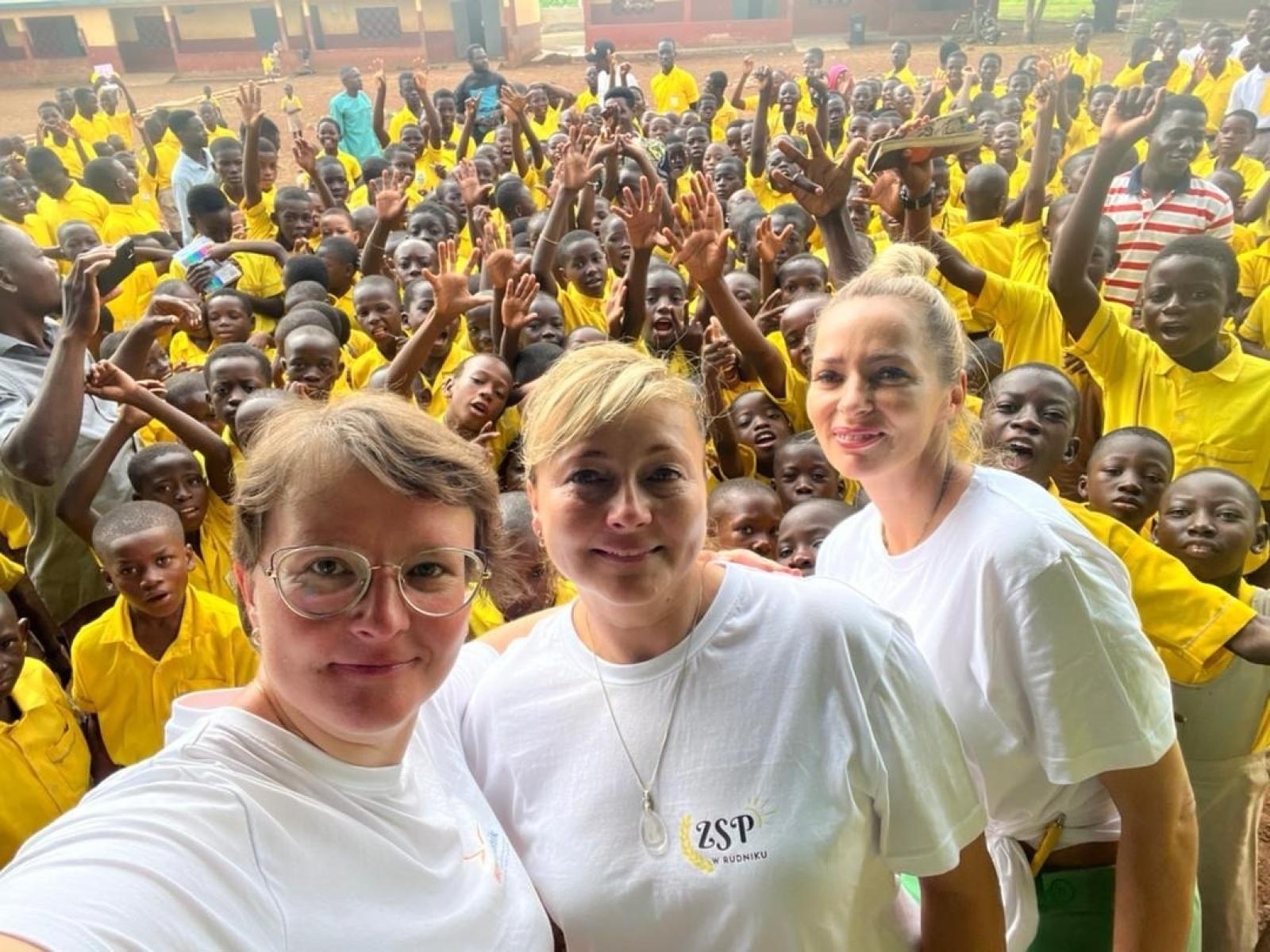 Zdjęcie w galerii na portalu naszraciborz.pl: Afrykański świt edukacji – pomoc, która ma twarz dziecka wiadomości z regionu