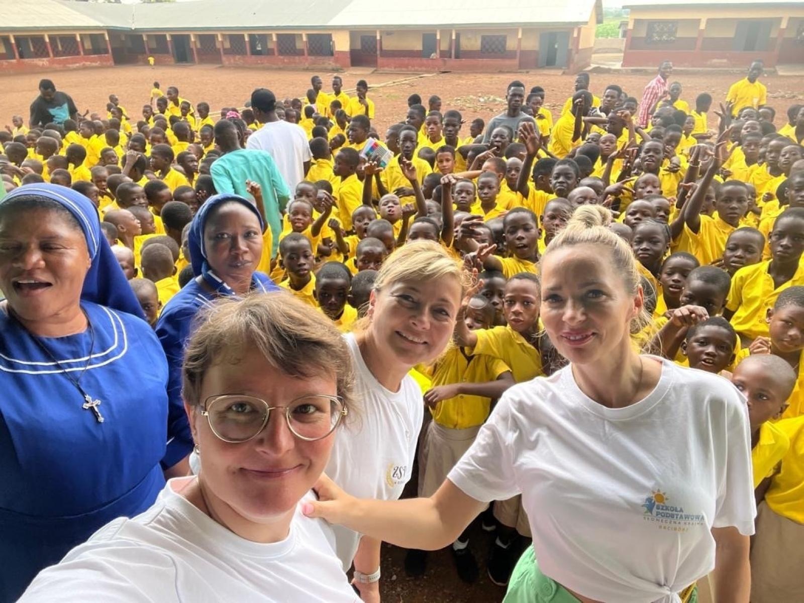 Zdjęcie w galerii na portalu naszraciborz.pl: Afrykański świt edukacji – pomoc, która ma twarz dziecka wiadomości z regionu