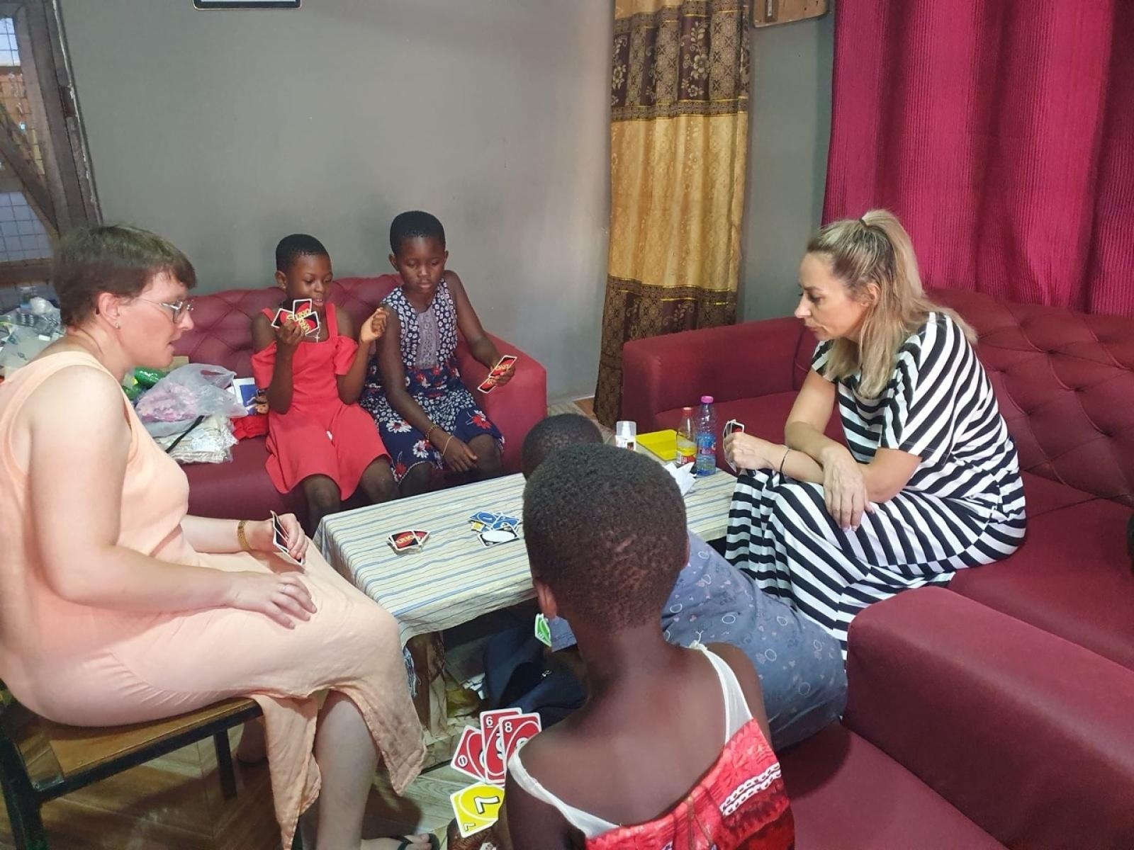 Zdjęcie w galerii na portalu naszraciborz.pl: Afrykański świt edukacji – pomoc, która ma twarz dziecka wiadomości z regionu