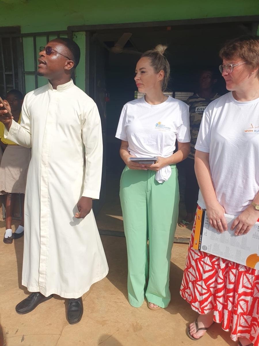 Zdjęcie w galerii na portalu naszraciborz.pl: Afrykański świt edukacji – pomoc, która ma twarz dziecka wiadomości z regionu